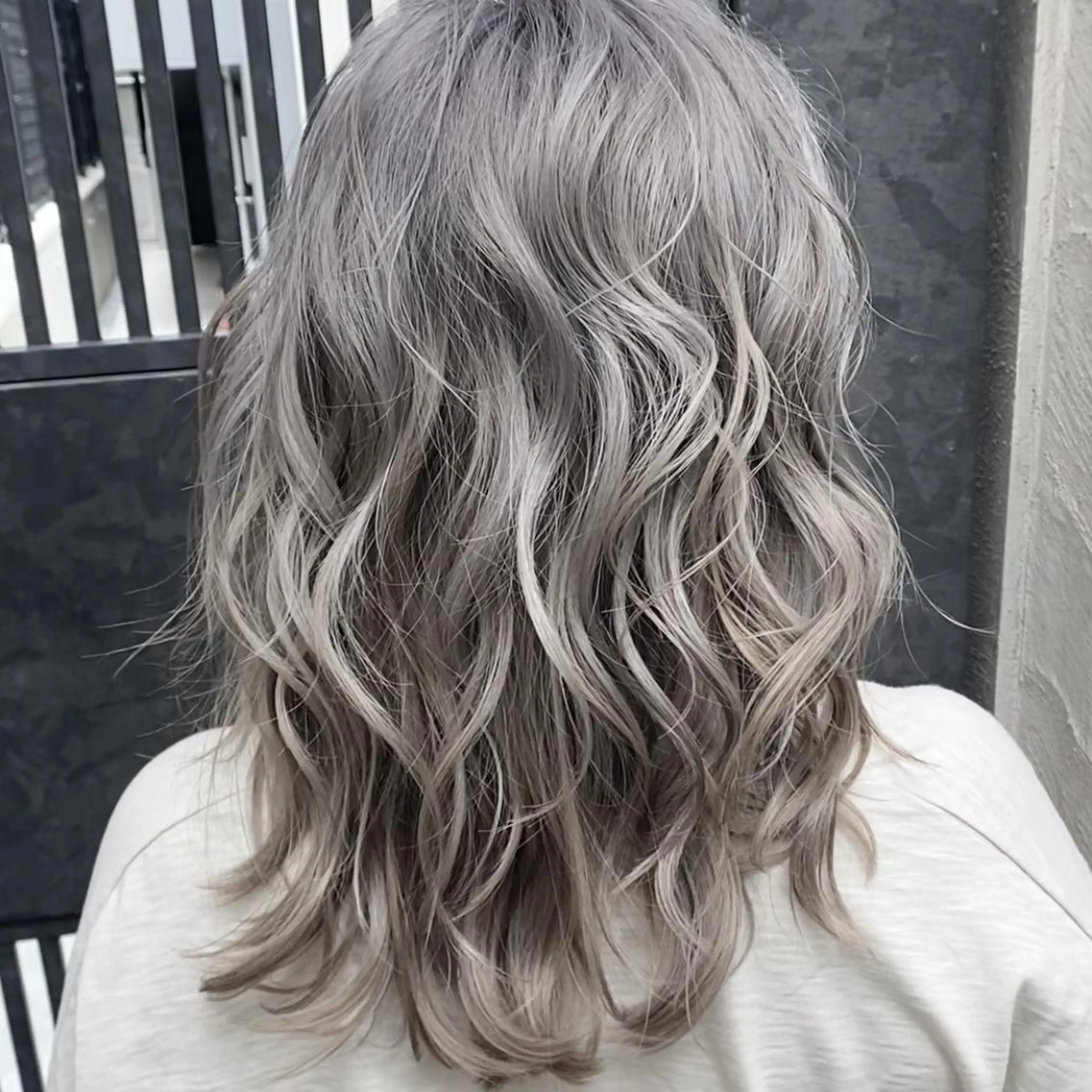 ミディアム カラー AMI Hair  supply所属・髪質改善カラー 韓国風レイヤーのヘアスタイル