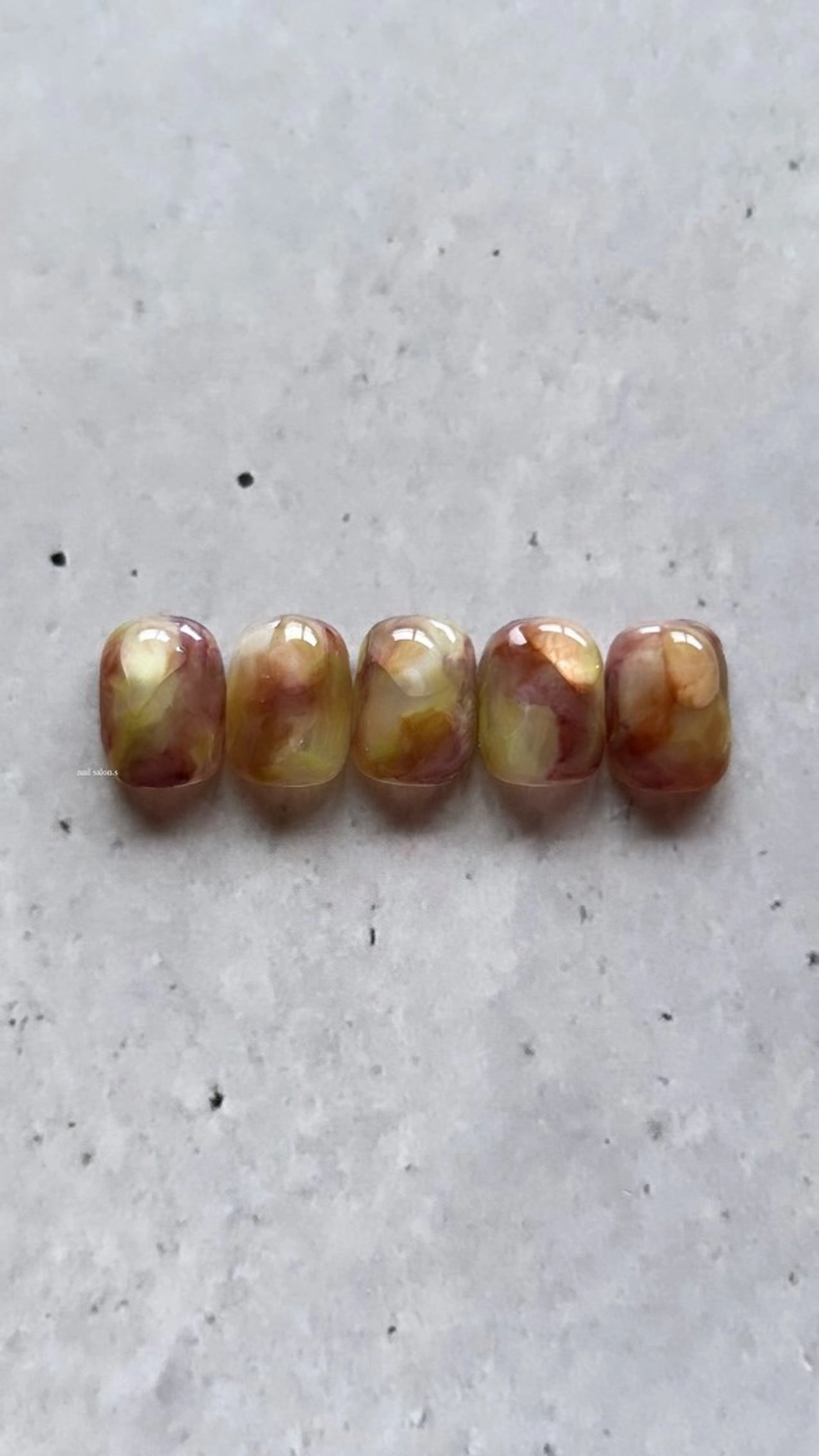 ネイル 関山 志乃のネイルデザイン