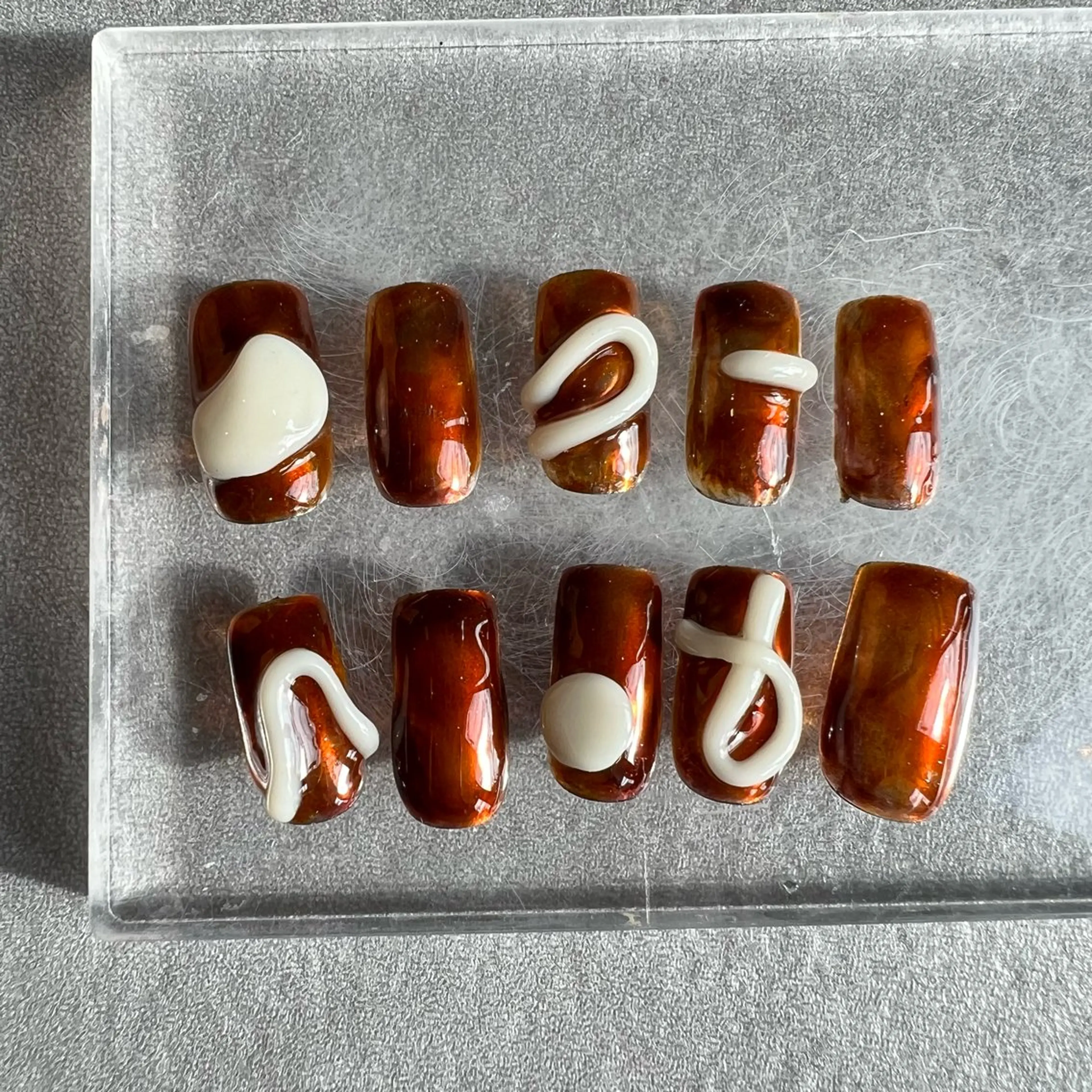 ネイル べっ甲ネイル ぷっくりネイル ハンドネイル Luann nail所属・Luann nail Sakiのネイルデザイン