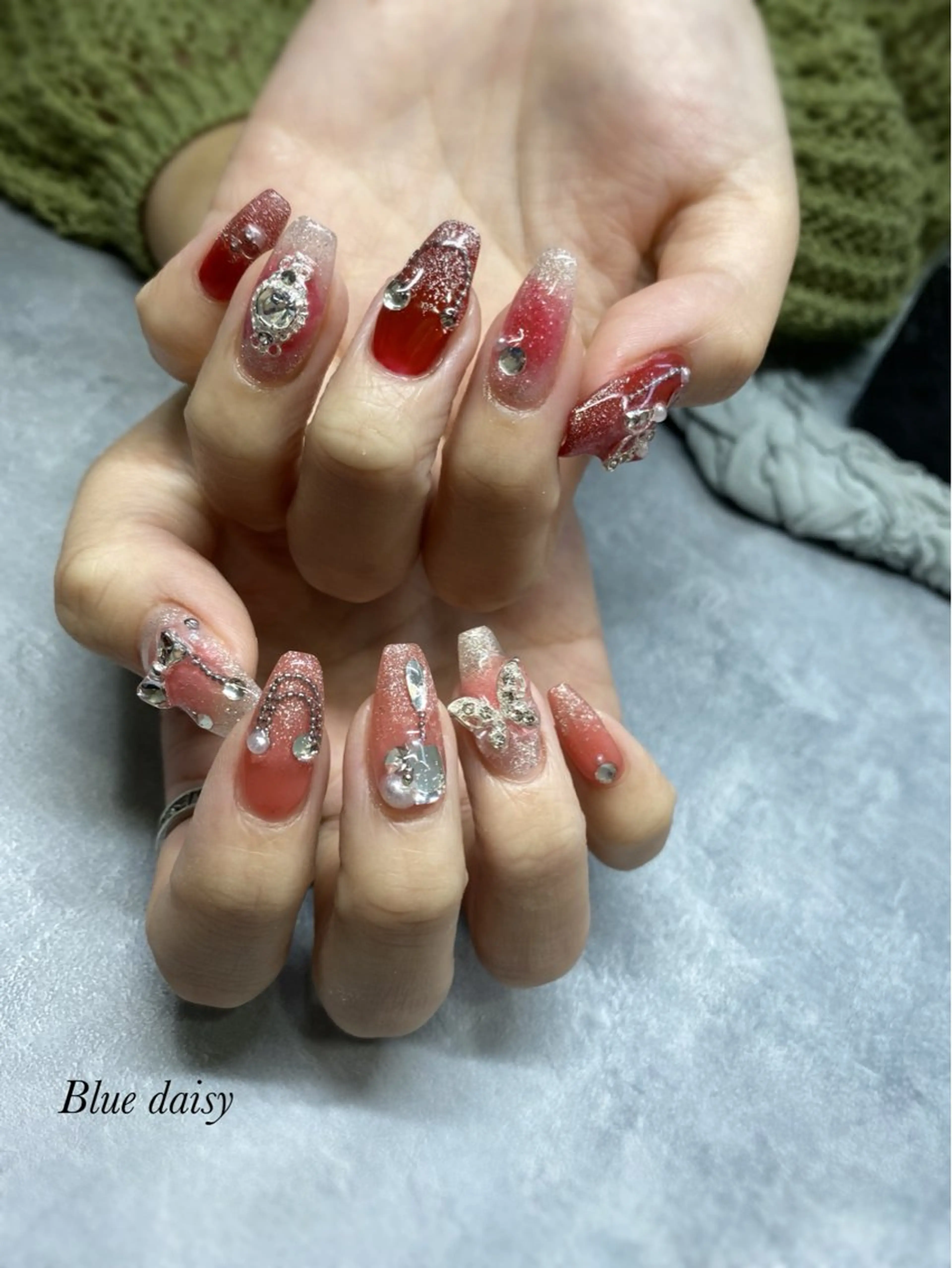 ネイル キラキラネイル ハンドネイル Blue　daisy　栄本店 【ブルーデイジー】所属・Blue daisy 栄本店のネイルデザイン