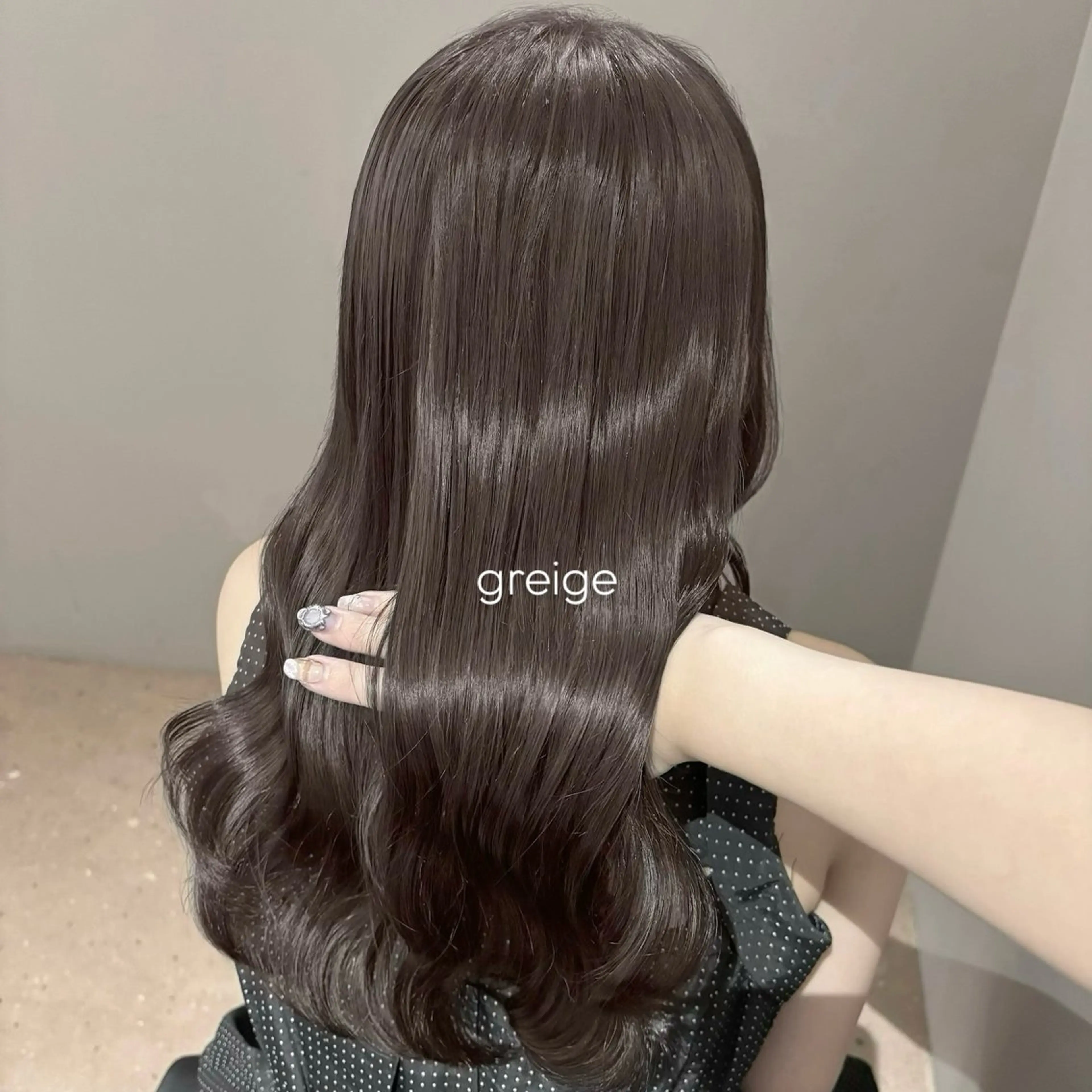 セミロング カラー グレージュ🐰透明感 カラー🫧akihoのヘアスタイル