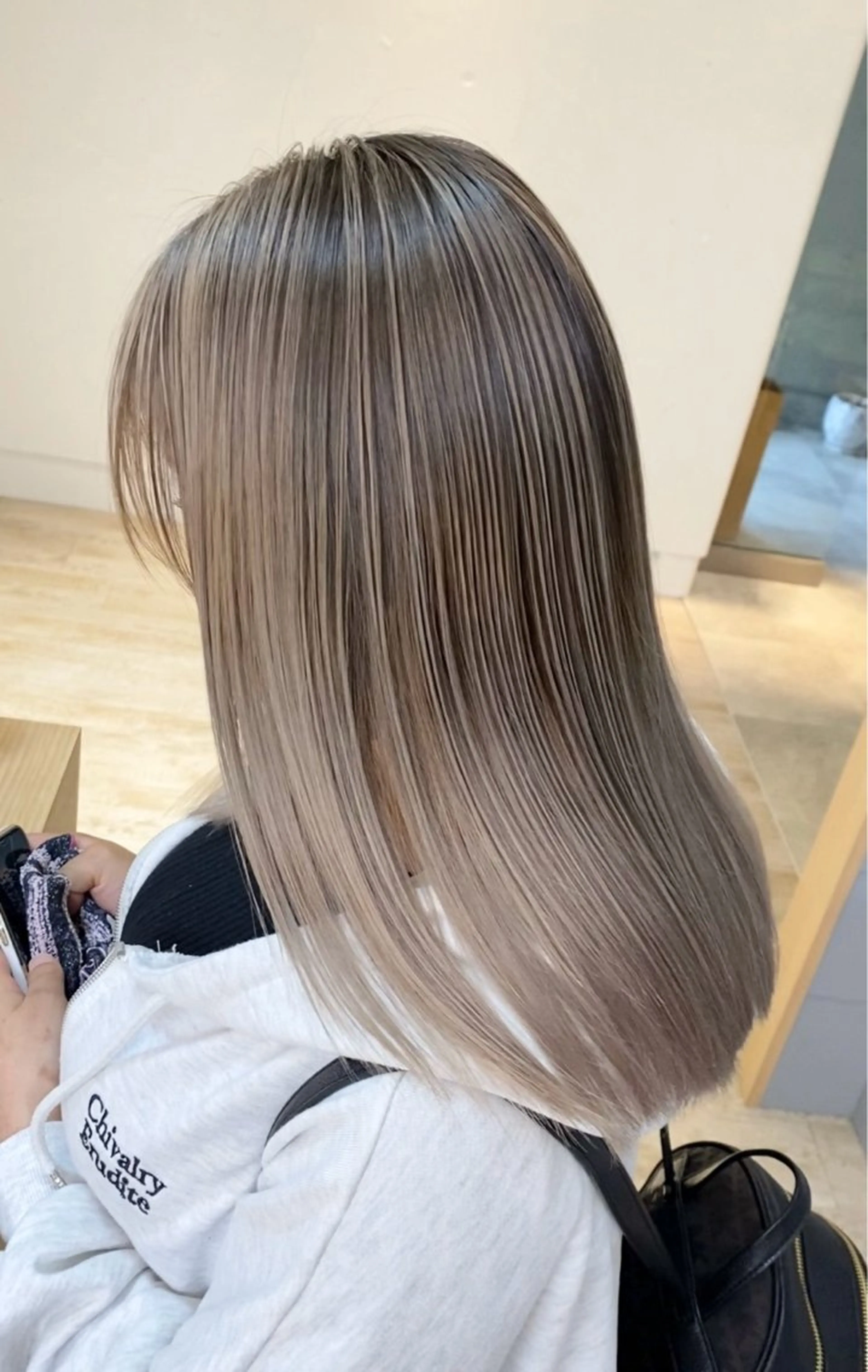 2026 1/30 16:00 1名 バレイヤージュモデル 履歴によっては一度全体ブリーチしますの写真