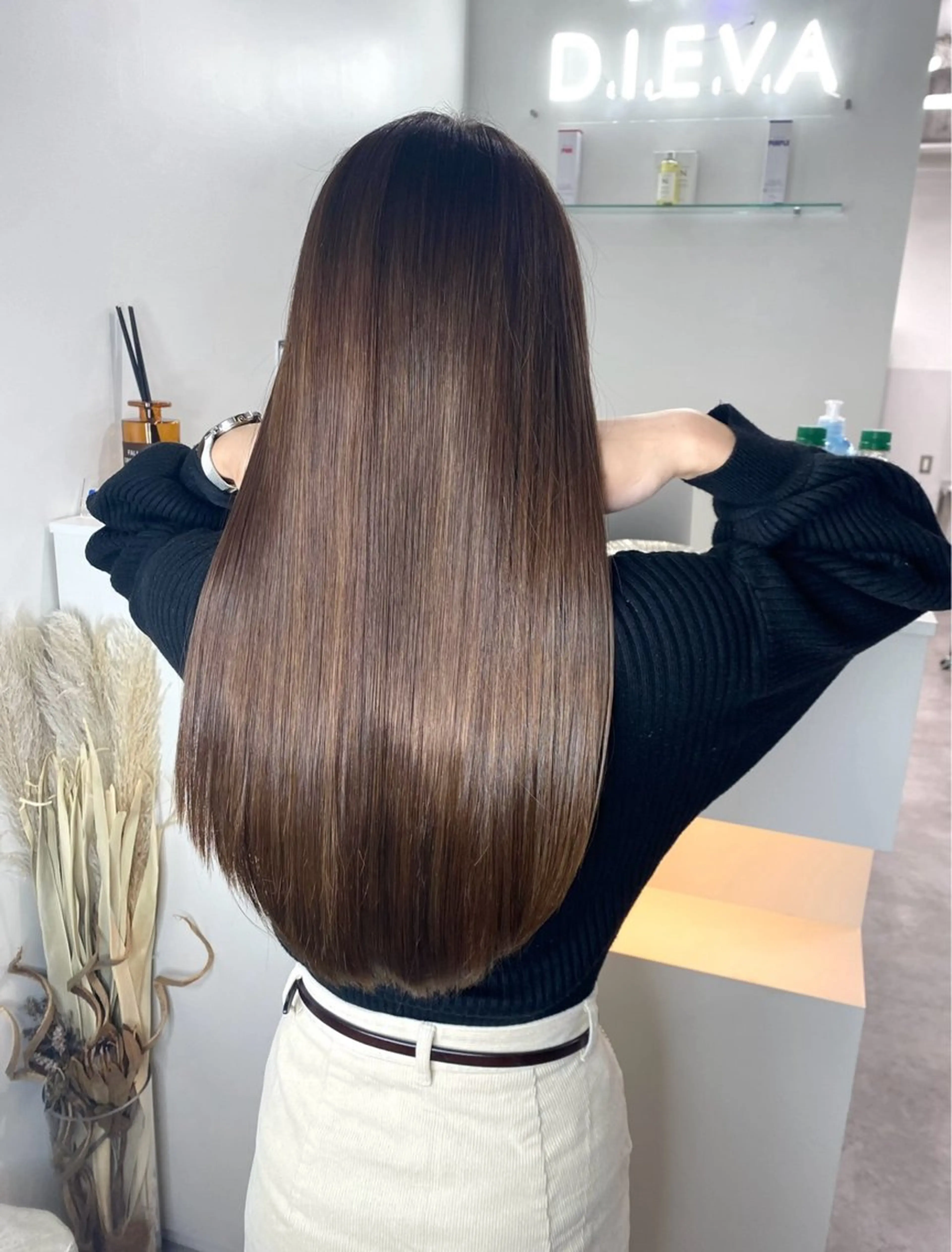 セミロング カット 縮毛矯正 トリートメント 猿渡 竜司｜透明感 カラー×レイヤーのヘアスタイル