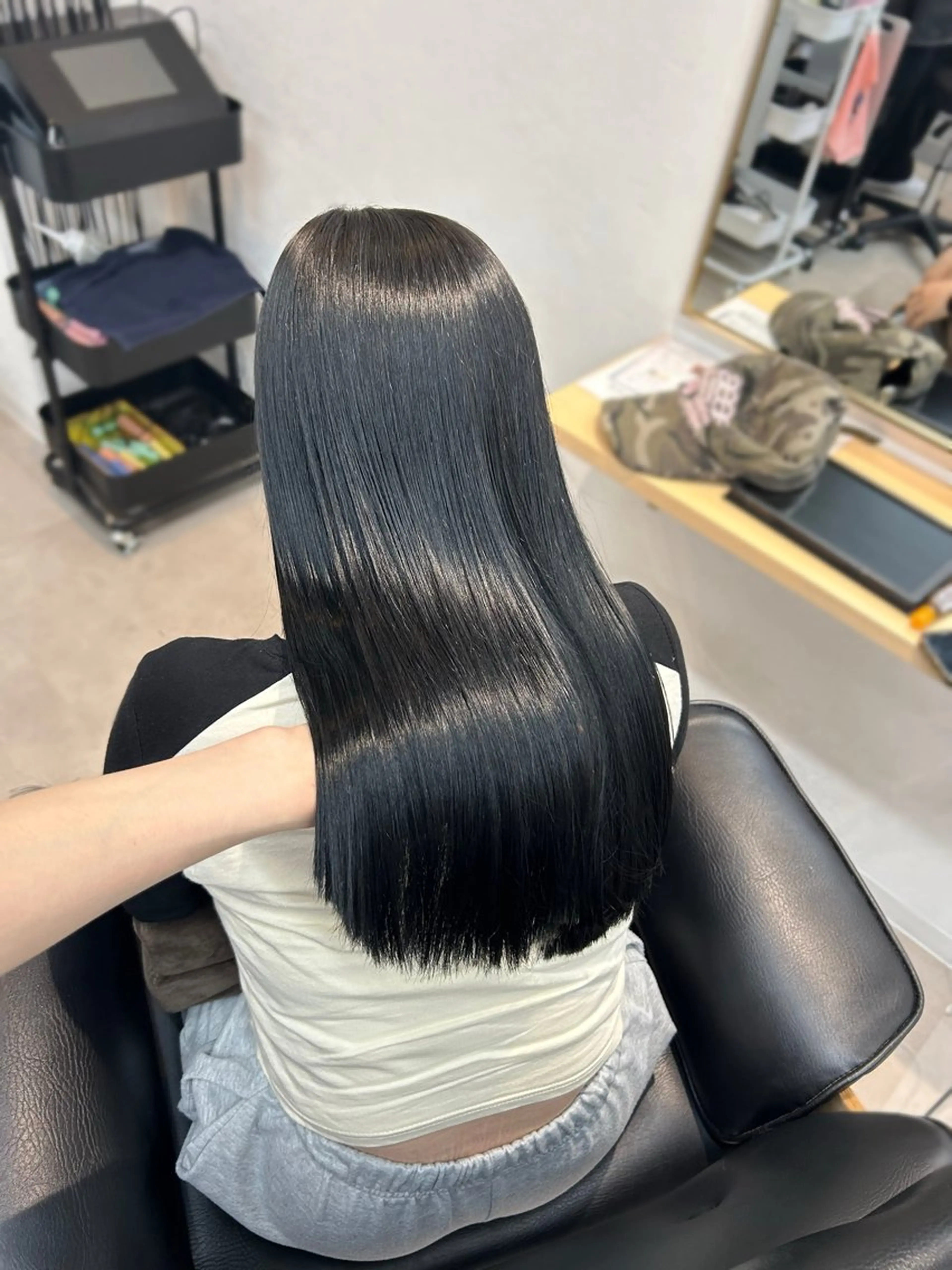 ロング カラー 黒髪 ブルーカラー ブルーブラック カット ヘアカラー トリートメント 韓国ボブ/レイヤー/ ハイトーン/まなみのヘアスタイル