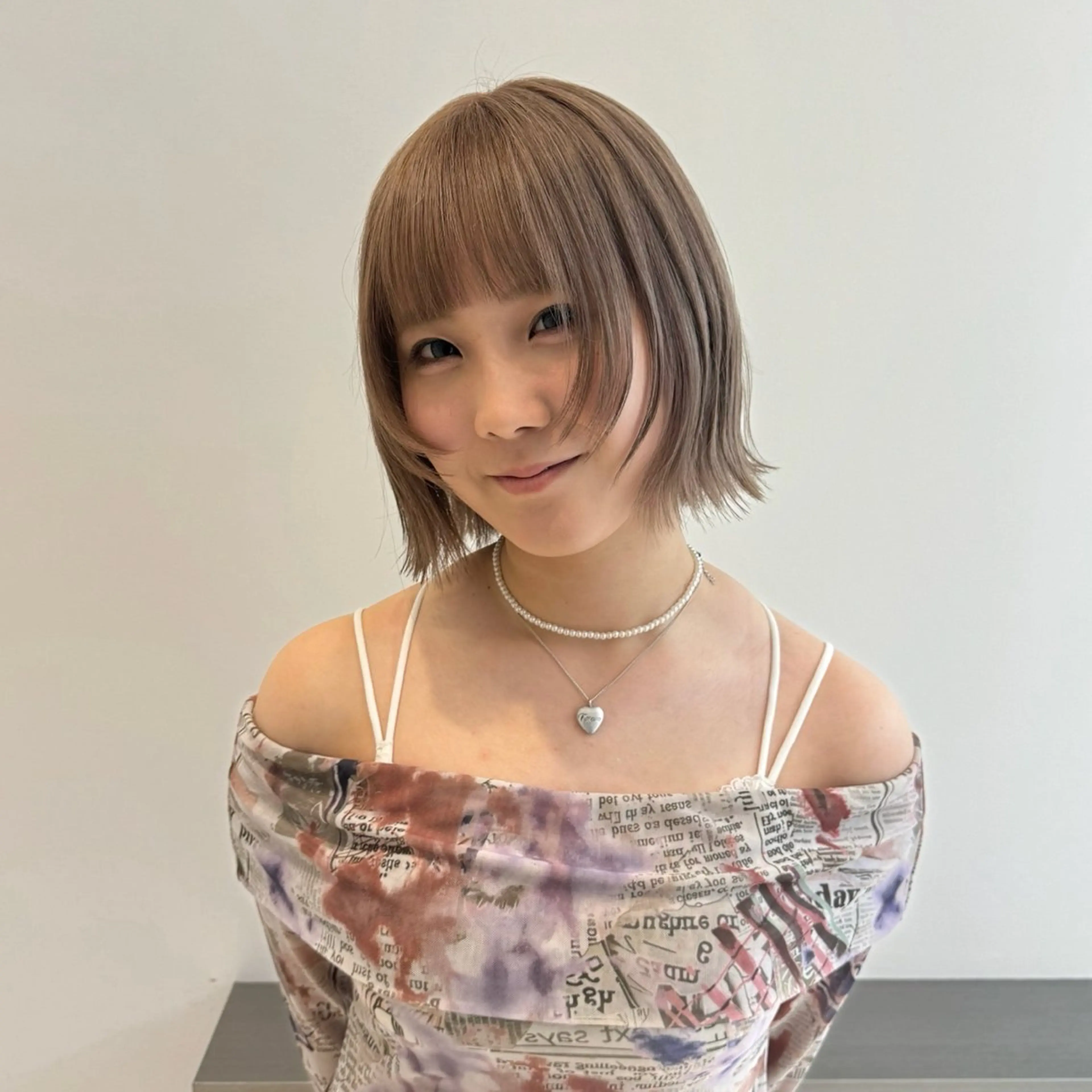 ミディアム カラー ヘアカラー トリートメント 🌼動き×透明感🩵 ハイトーン/ナナのヘアスタイル