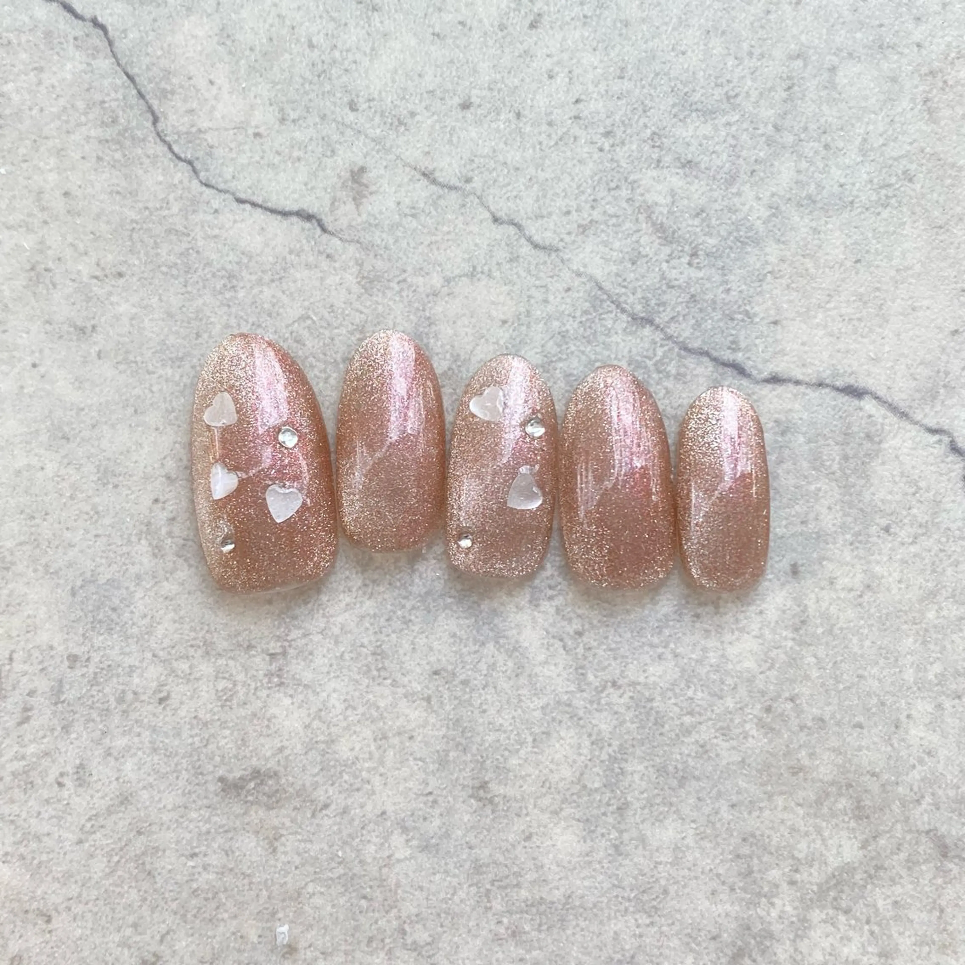 ネイル ハート マグネットネイル ハンドネイル ハンドケア RaLa（ネイル&アイラッシュ）所属・🫧RaLa ⭐︎AYAKA🫧のネイルデザイン