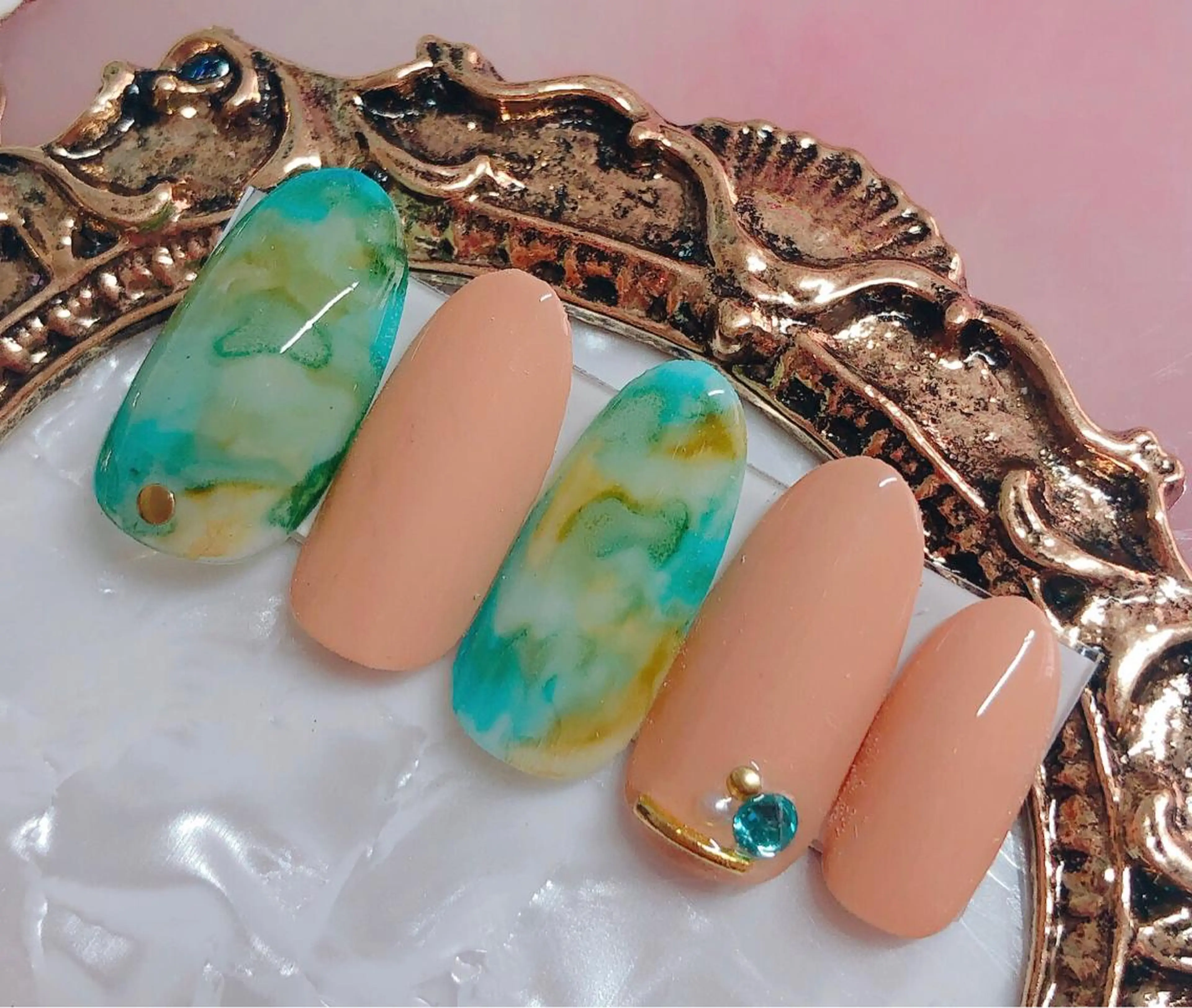 ネイル ハンドネイル CROWN プライベートサロンのネイルデザイン