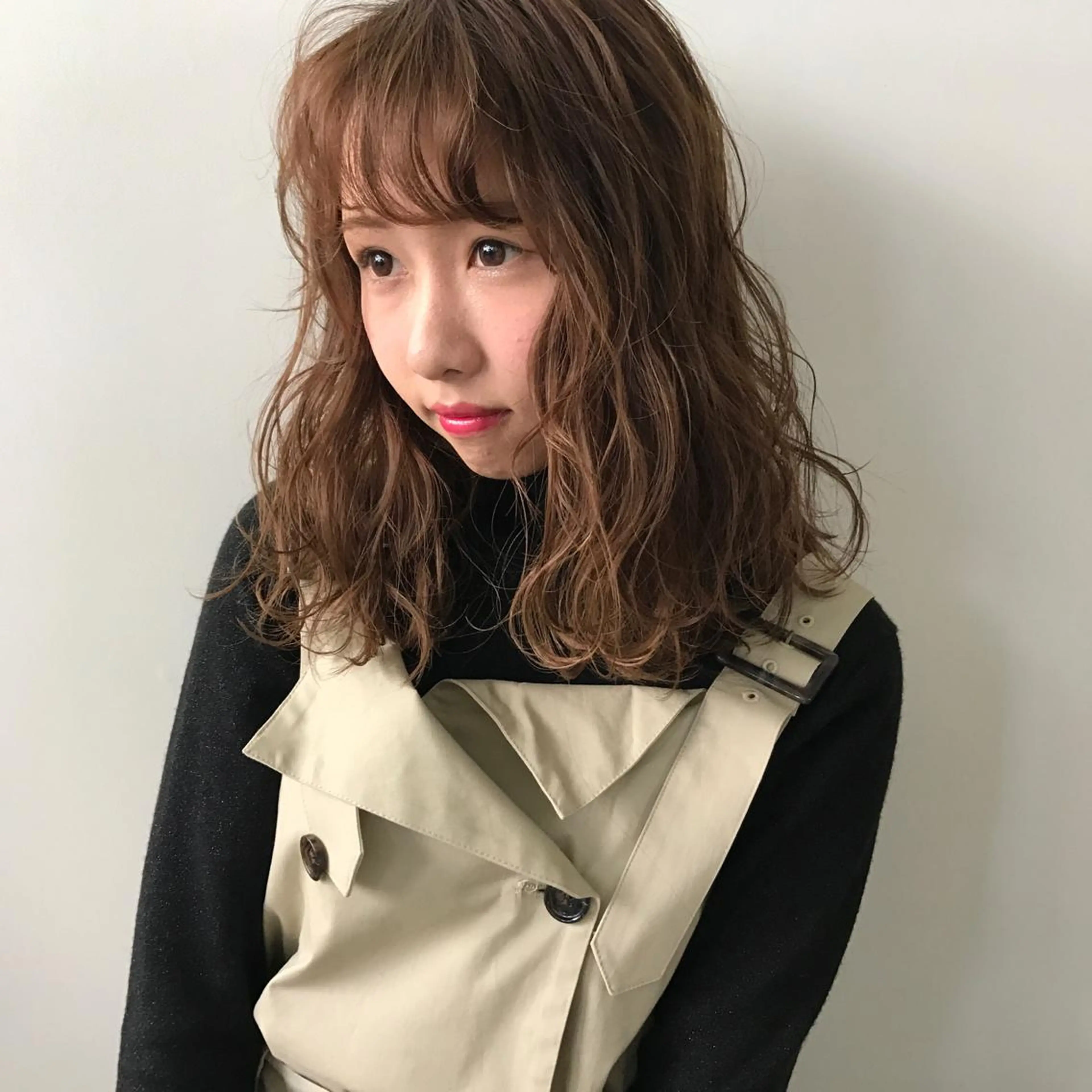ロング カラー パーマ ヘアアレンジ キッズ ネイル ベージュカラー ブラウンカラー ココアベージュ ブラウン LOREN＋透明感 オリーブhirokoのヘアスタイル