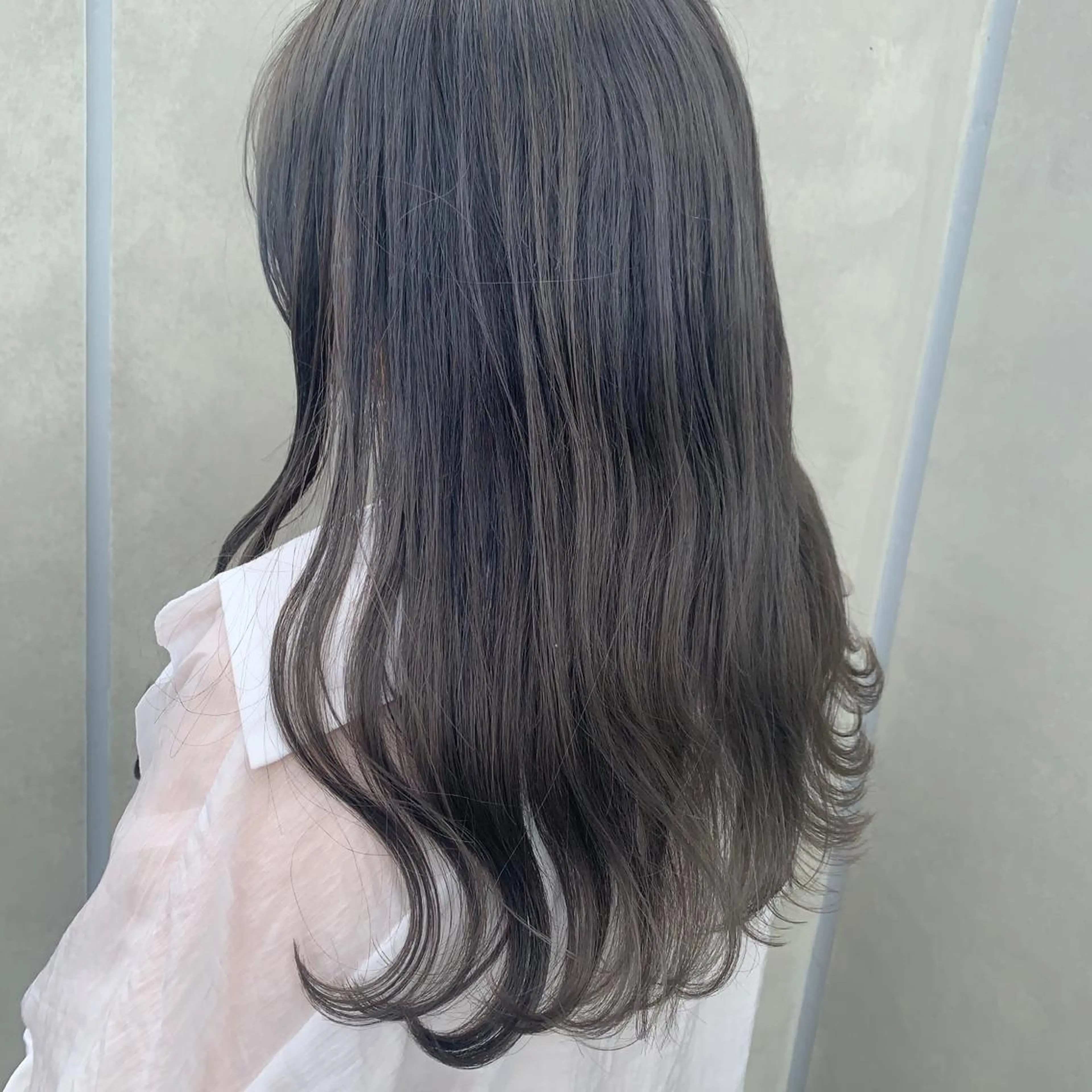 ロング カラー ブリーチ ブルーカラー ブルージュ Sana / 韓国ヘア / カラーのヘアスタイル