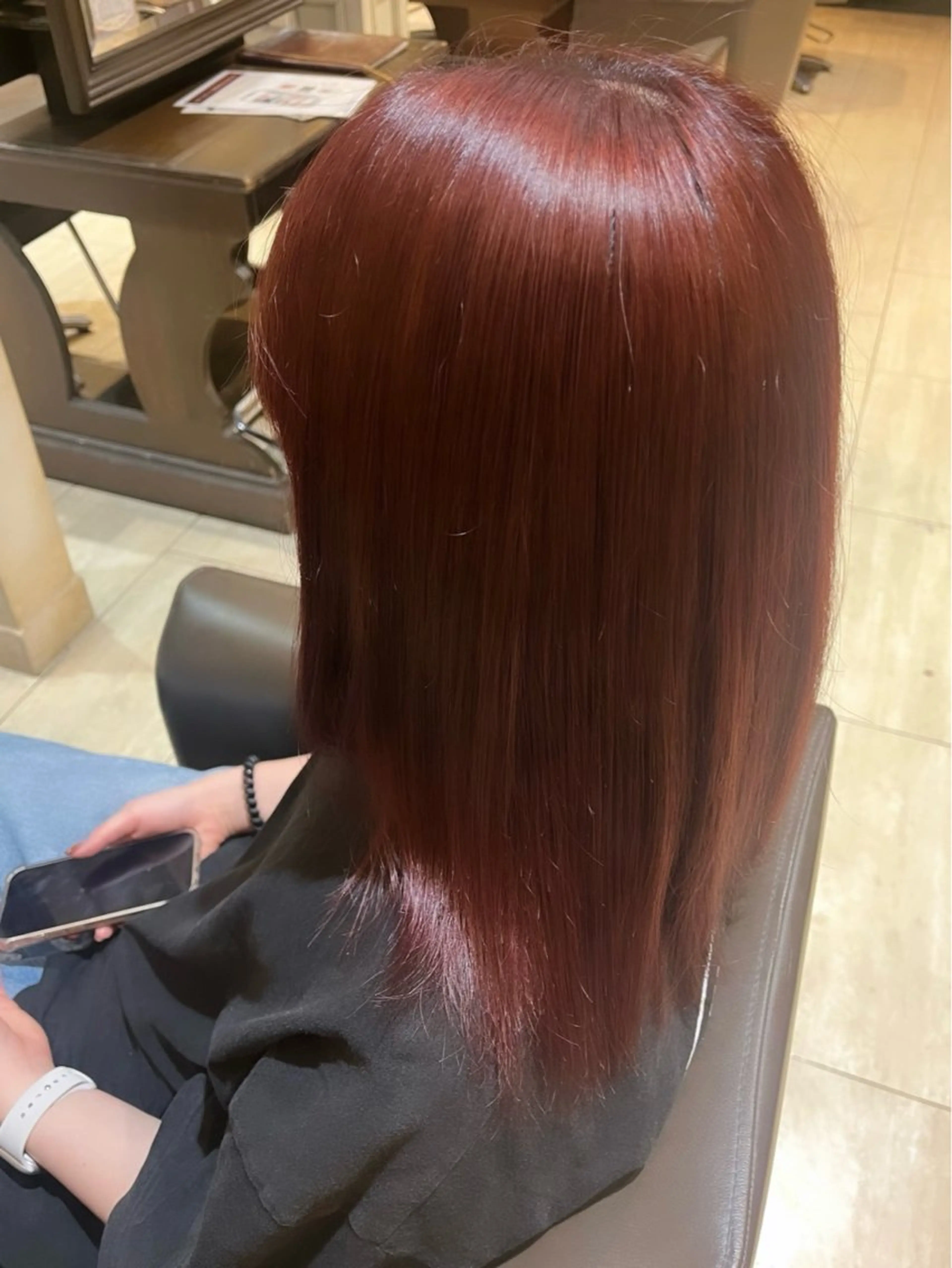 ミディアム カラー ブラウンカラー レッドカラー レッドブラウン 鈴木 杏那のヘアスタイル