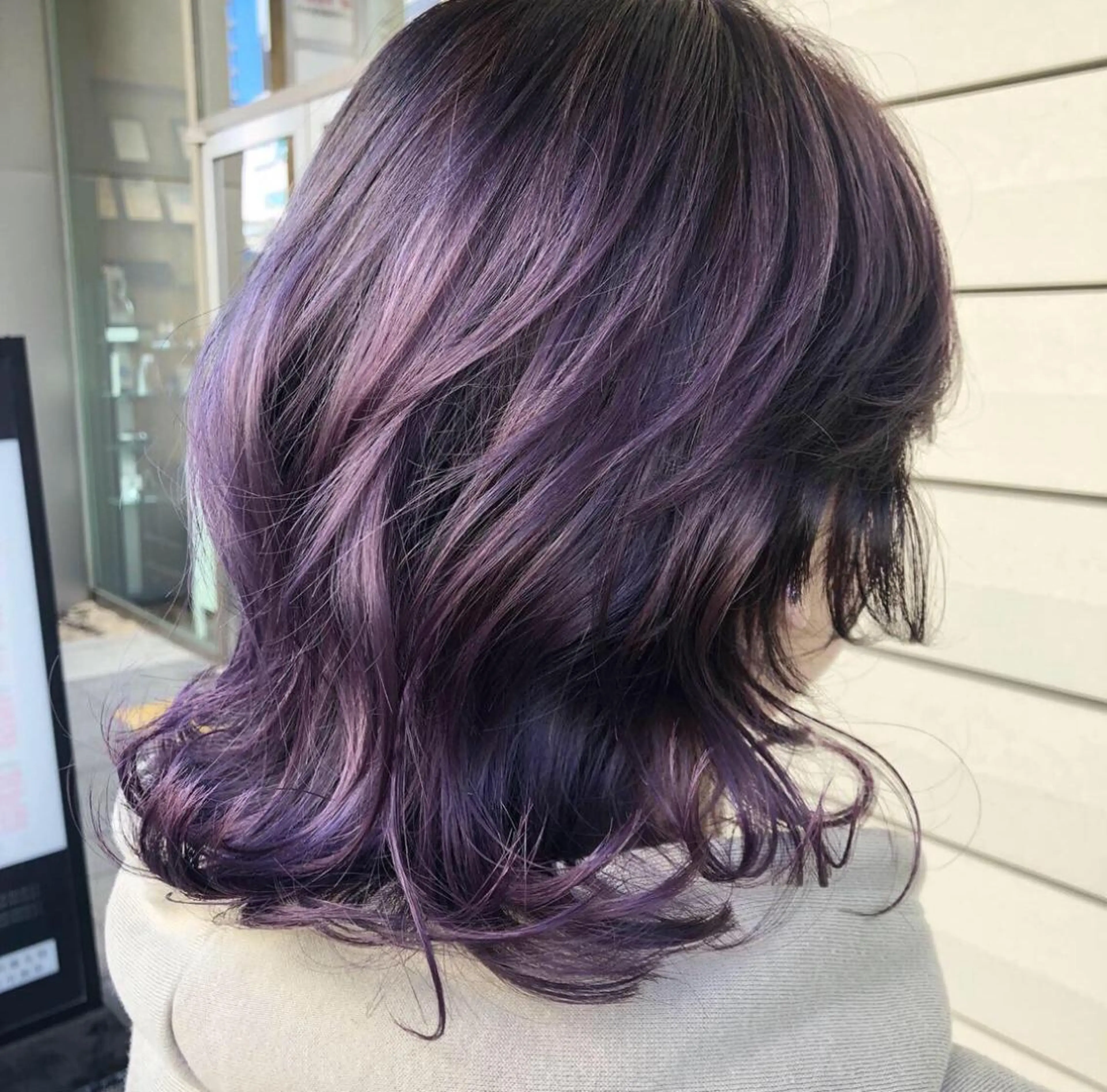 ミディアム カラー パーマ ヘアアレンジ ブリーチ パープルカラー カット ヘアカラー 縮毛矯正 ニシダヒカリ🌙 髪質改善×似合わせのヘアスタイル