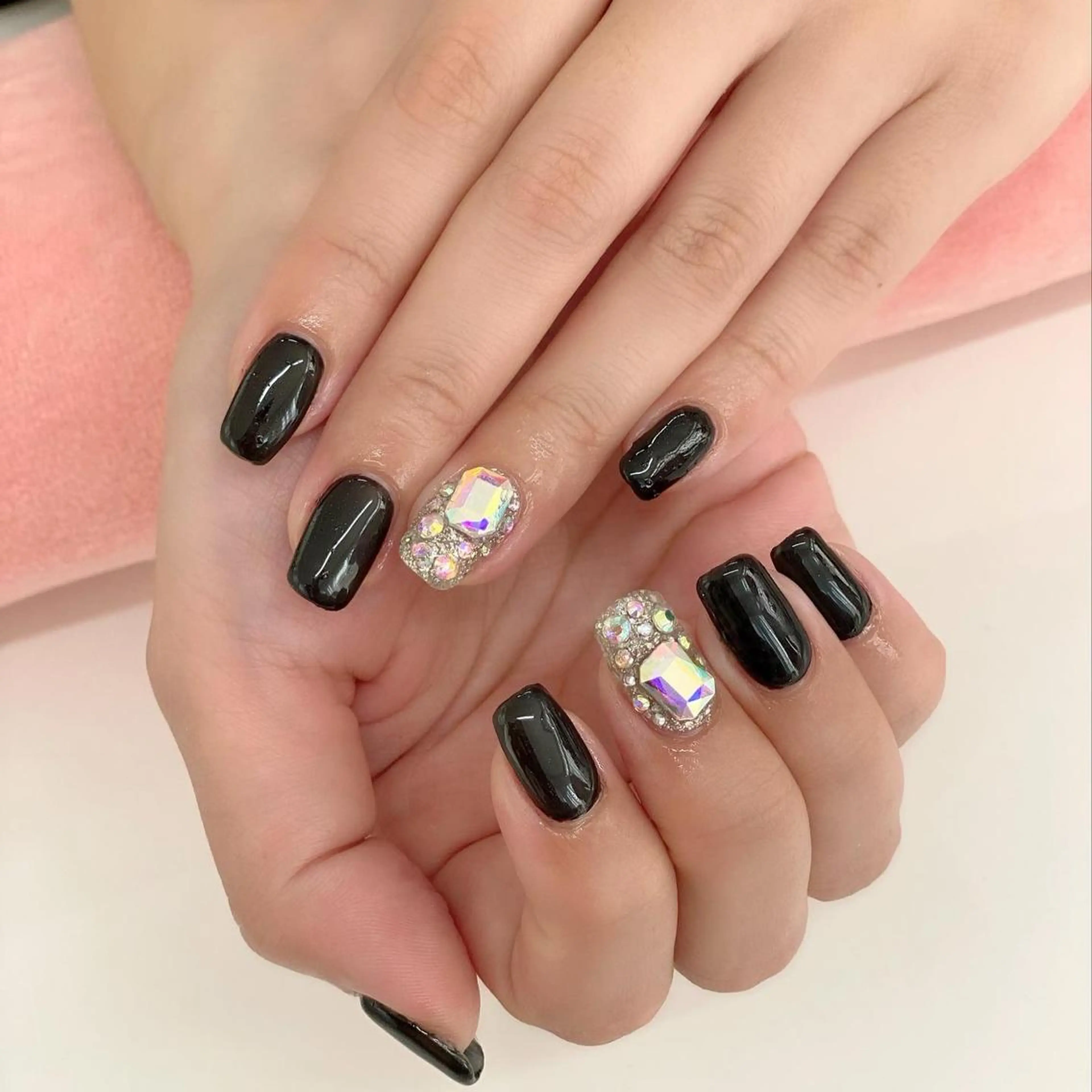 ネイル シルバー 武藤 千裕のエステ・リラクイメージ