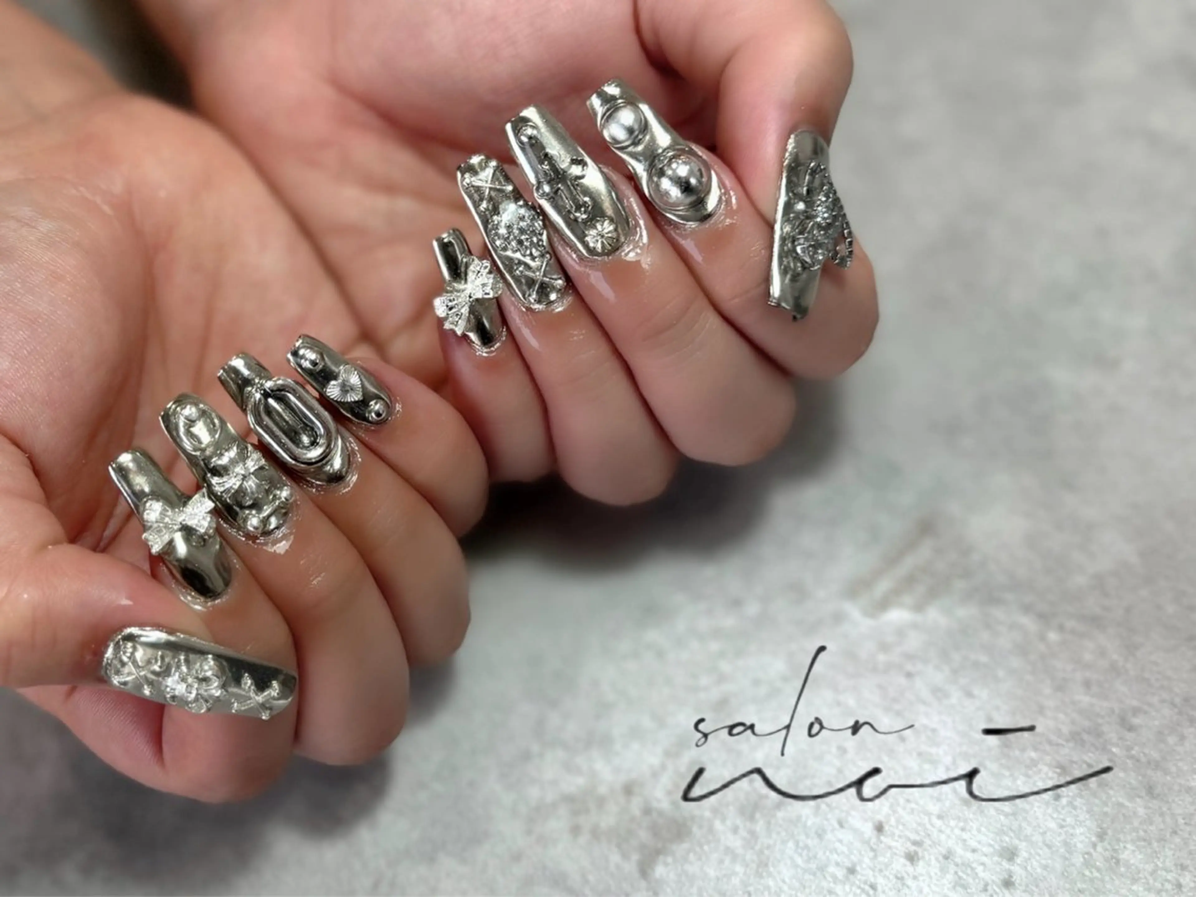 ネイル 長さ出し シルバー ハンドネイル salon noi所属・salon noiのネイルデザイン