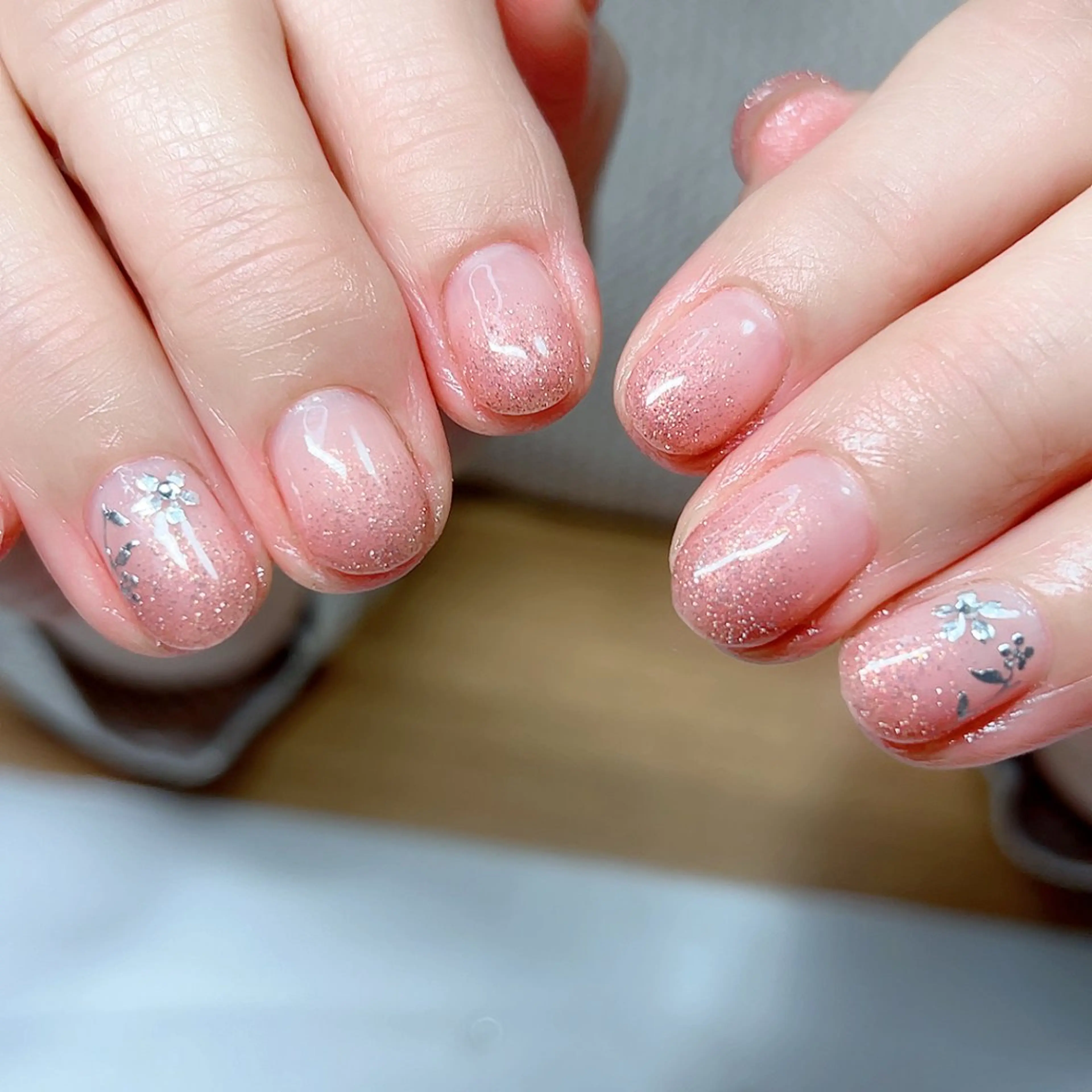 ネイル ラメ(グリッター) ラメグラデーション シンプルネイル ハンドネイル Cute Tips nailのネイルデザイン
