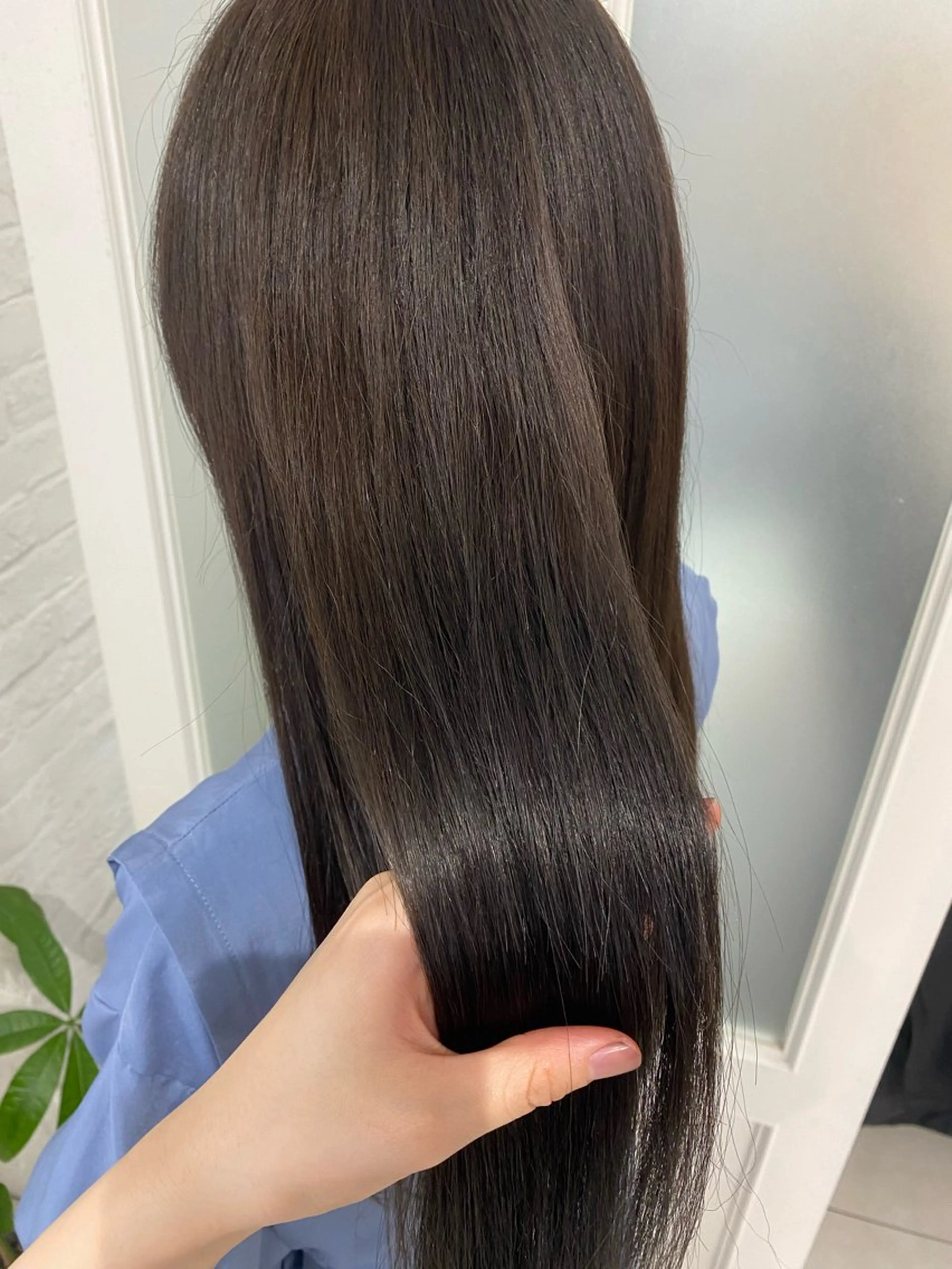 ロング カラー ブラウンカラー チョコレートブラウン マットブラウン カット ヘアカラー Reginavita栄店 【レジナヴィータ】所属・鈴木 二依奈のヘアスタイル