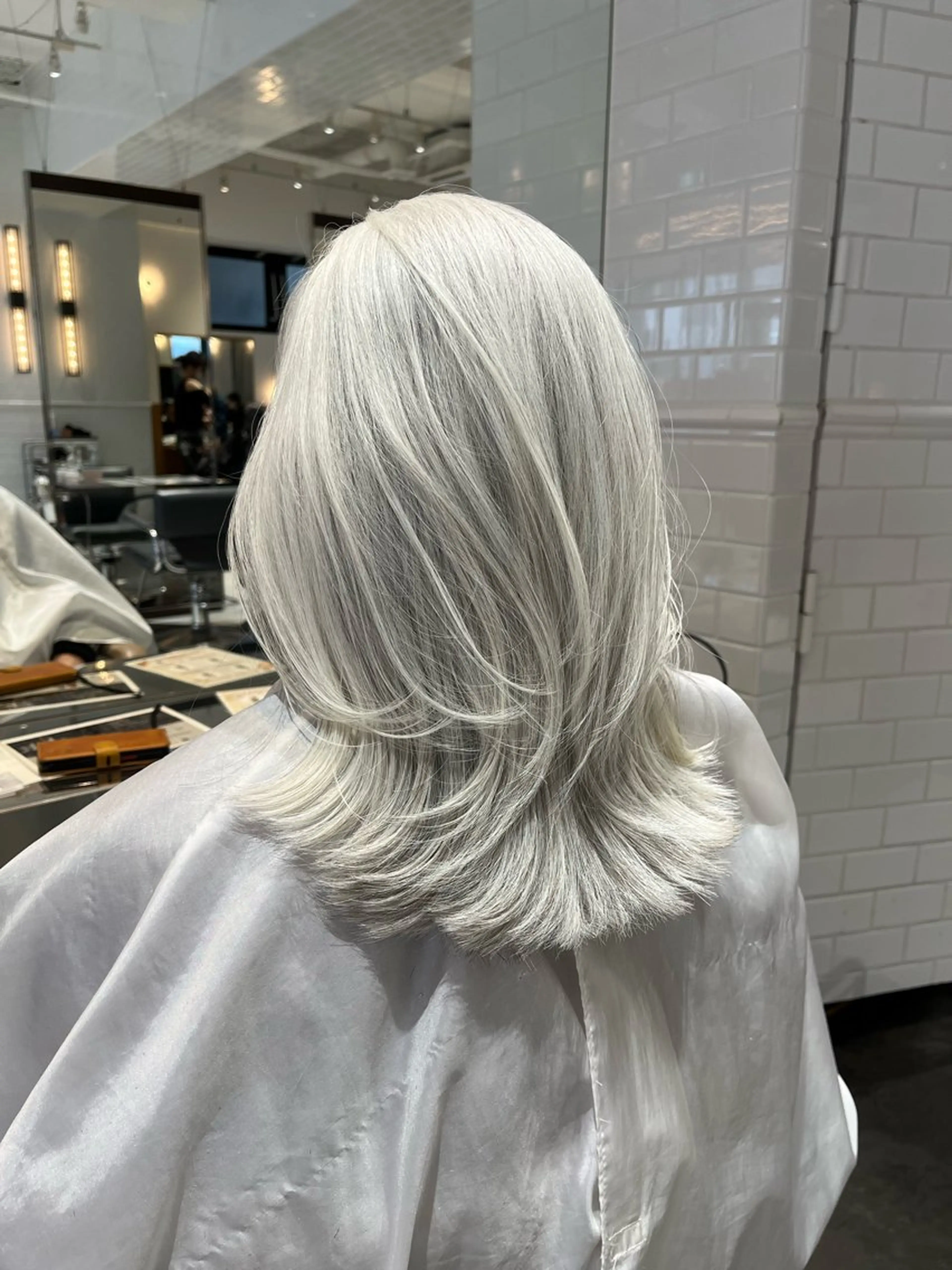 セミロング レイヤーカット カット haruna .のヘアスタイル