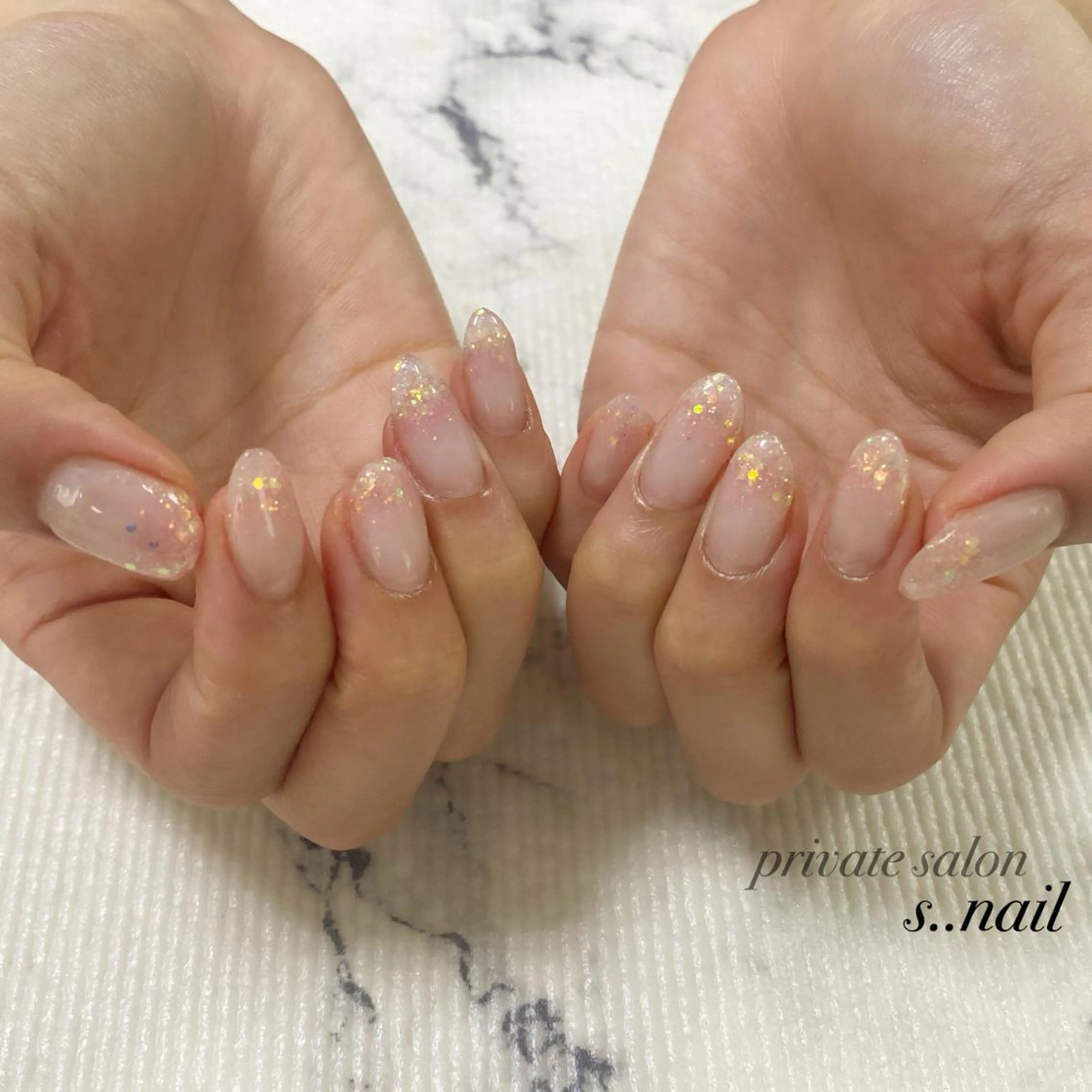 ネイル ラメ(グリッター) ピンク ホワイト ハンドネイル フットネイル s..nail / MORITAのネイルデザイン