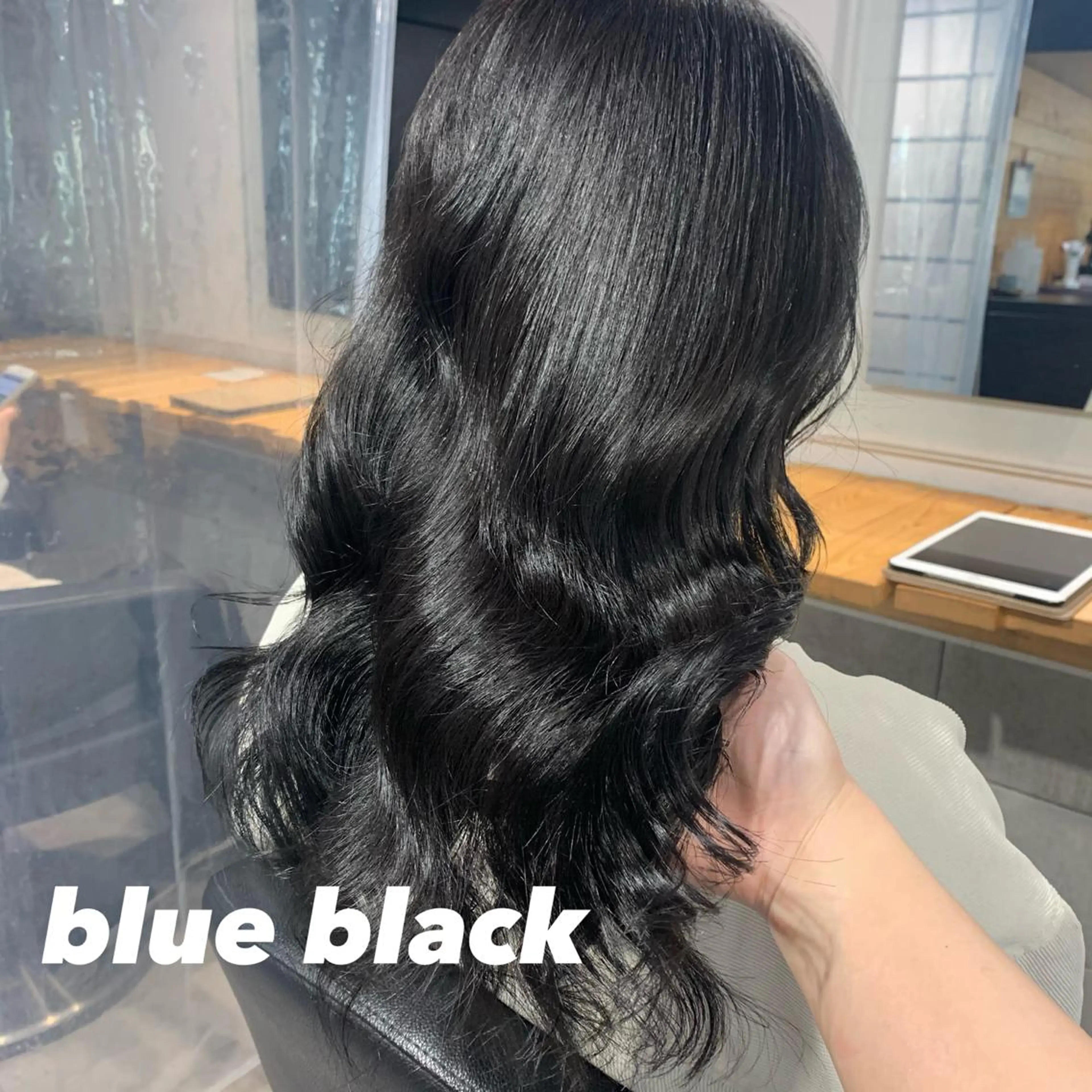 ロング カラー 黒髪 ブルーカラー ブルーブラック ヘアカラー トリートメント NANAMI🩵 大人可愛い韓国ヘアのヘアスタイル