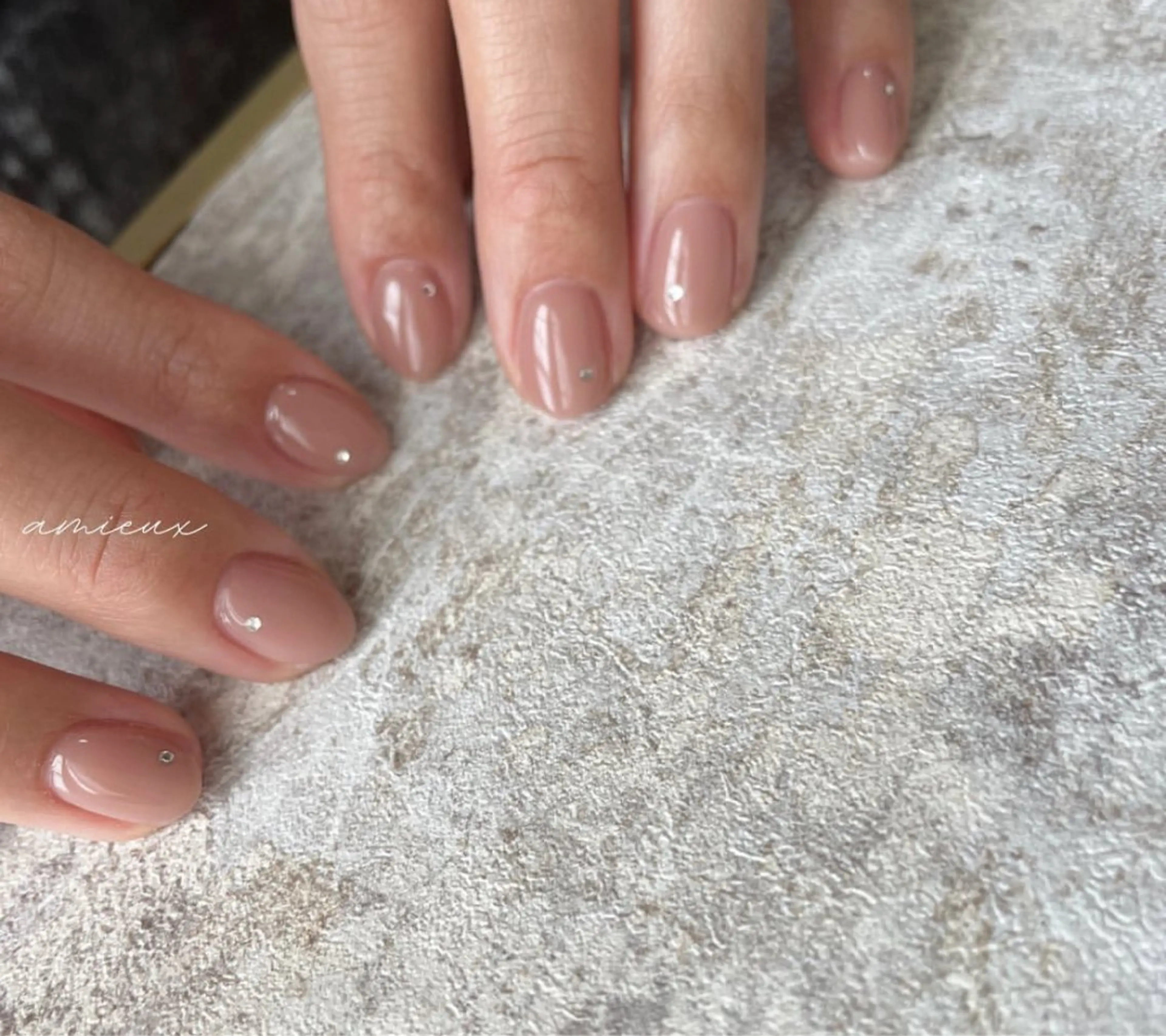 maoジェルワンカラー/手元が美しく見えるこだわりのジェル♡maoジェル使用/ワンランク上のオフィスネイルに⭐︎の写真