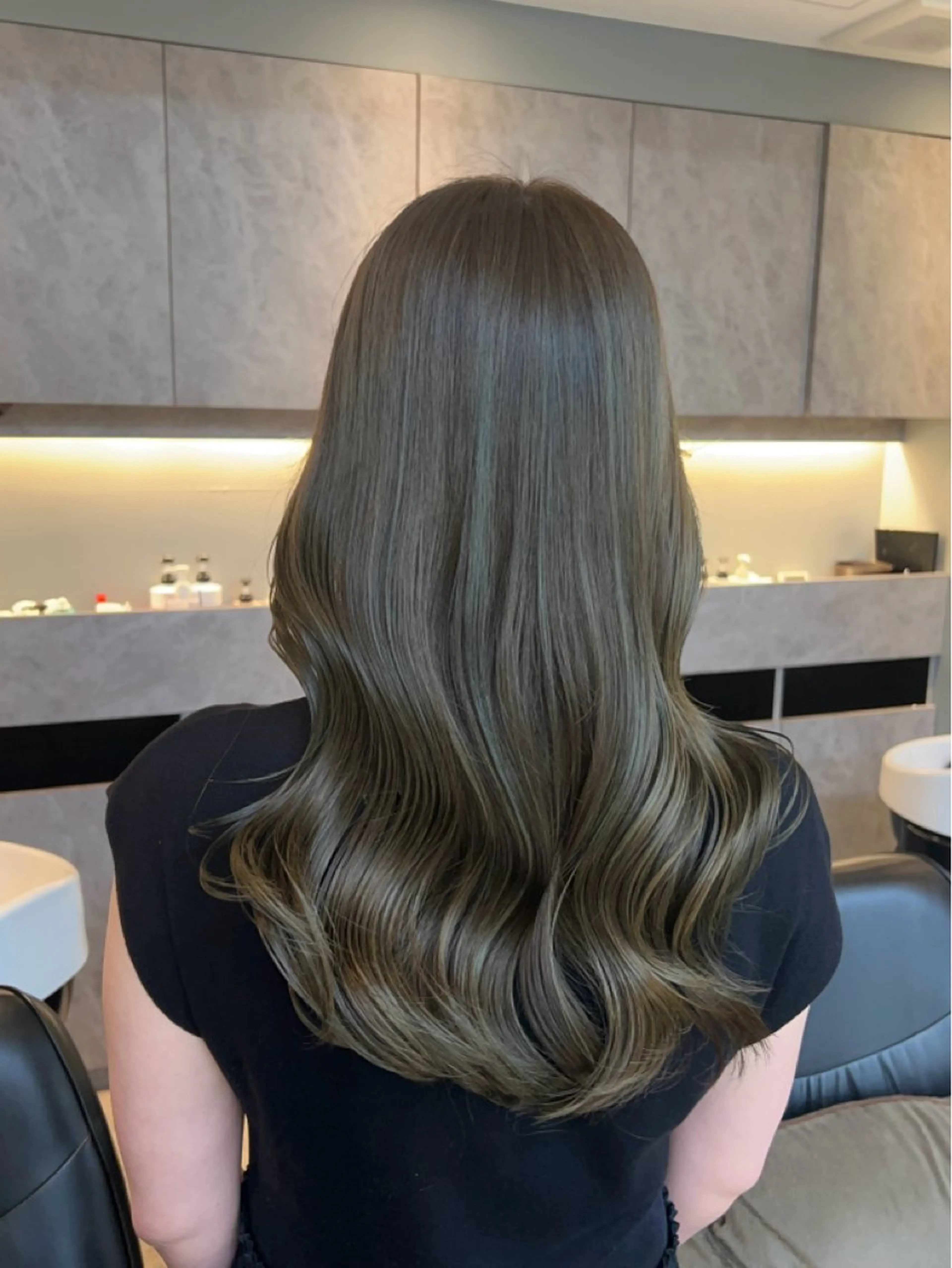 セミロング カット ヘアカラー 🫧髪質改善•艶カラ ー特化🫧谷奥甲太のヘアスタイル