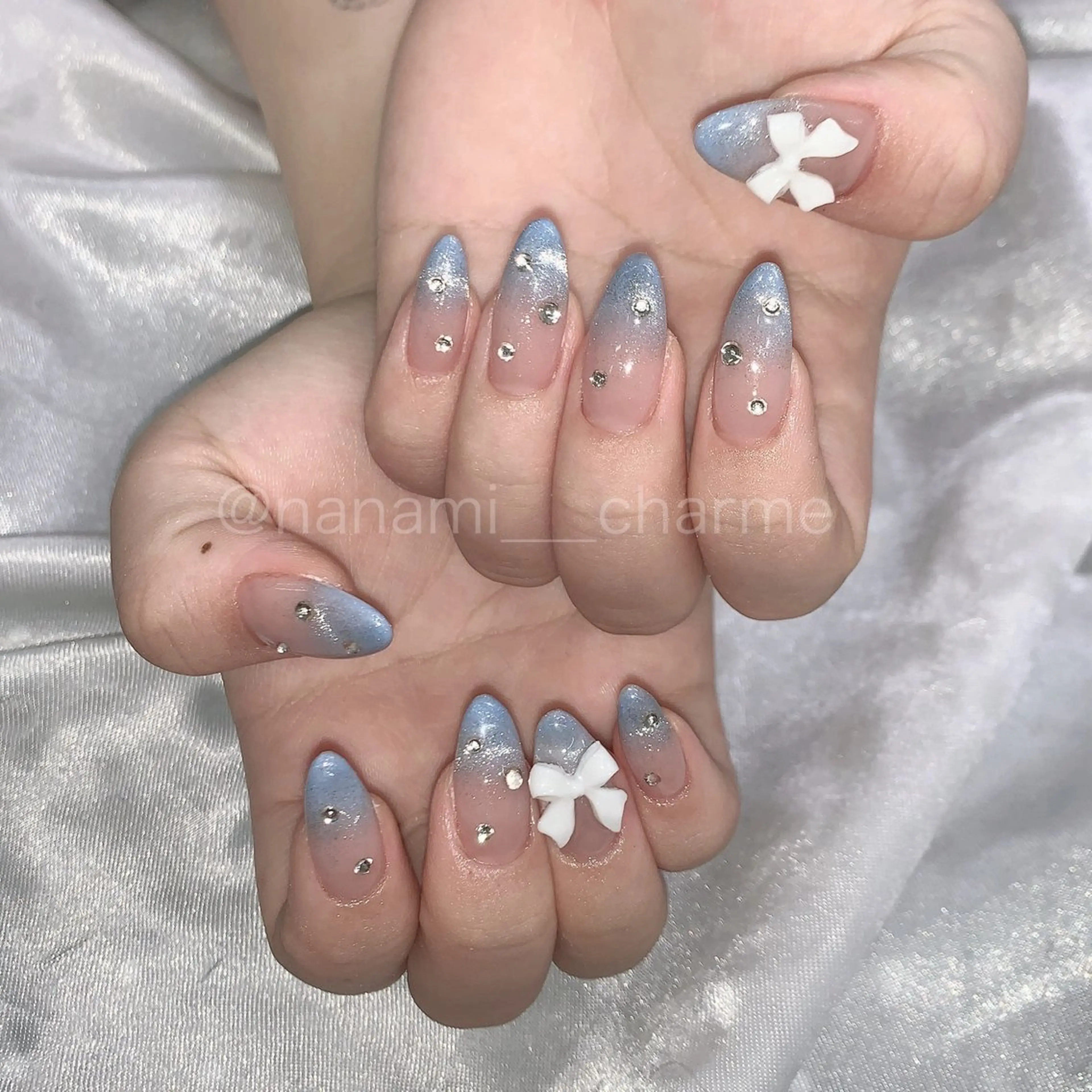 ネイル アートネイル マグネットネイル リボン 黒江 菜々美のネイルデザイン