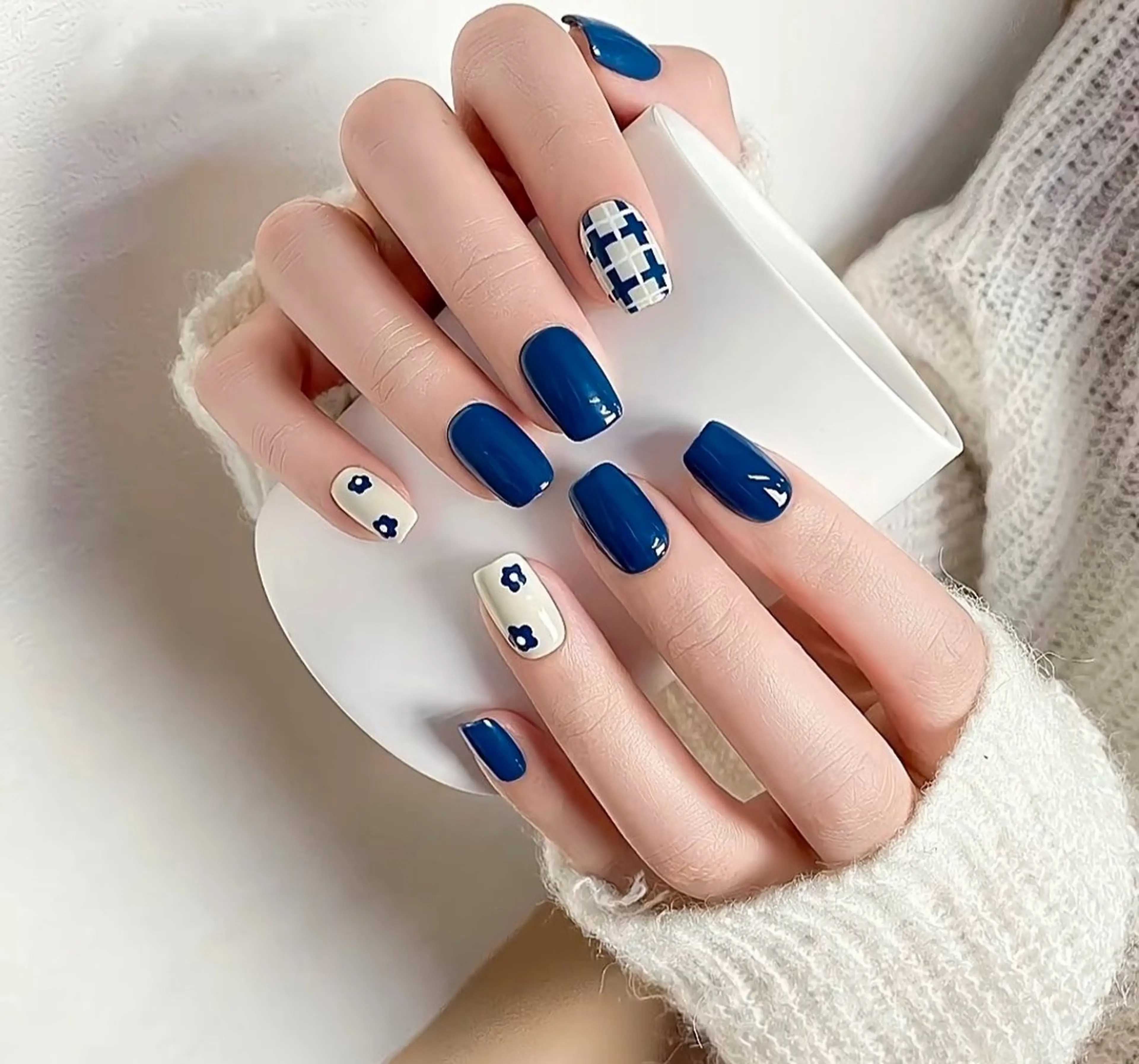 ネイル ブルー ハンドネイル Maylie Nail所属・キイ サロンのネイルデザイン