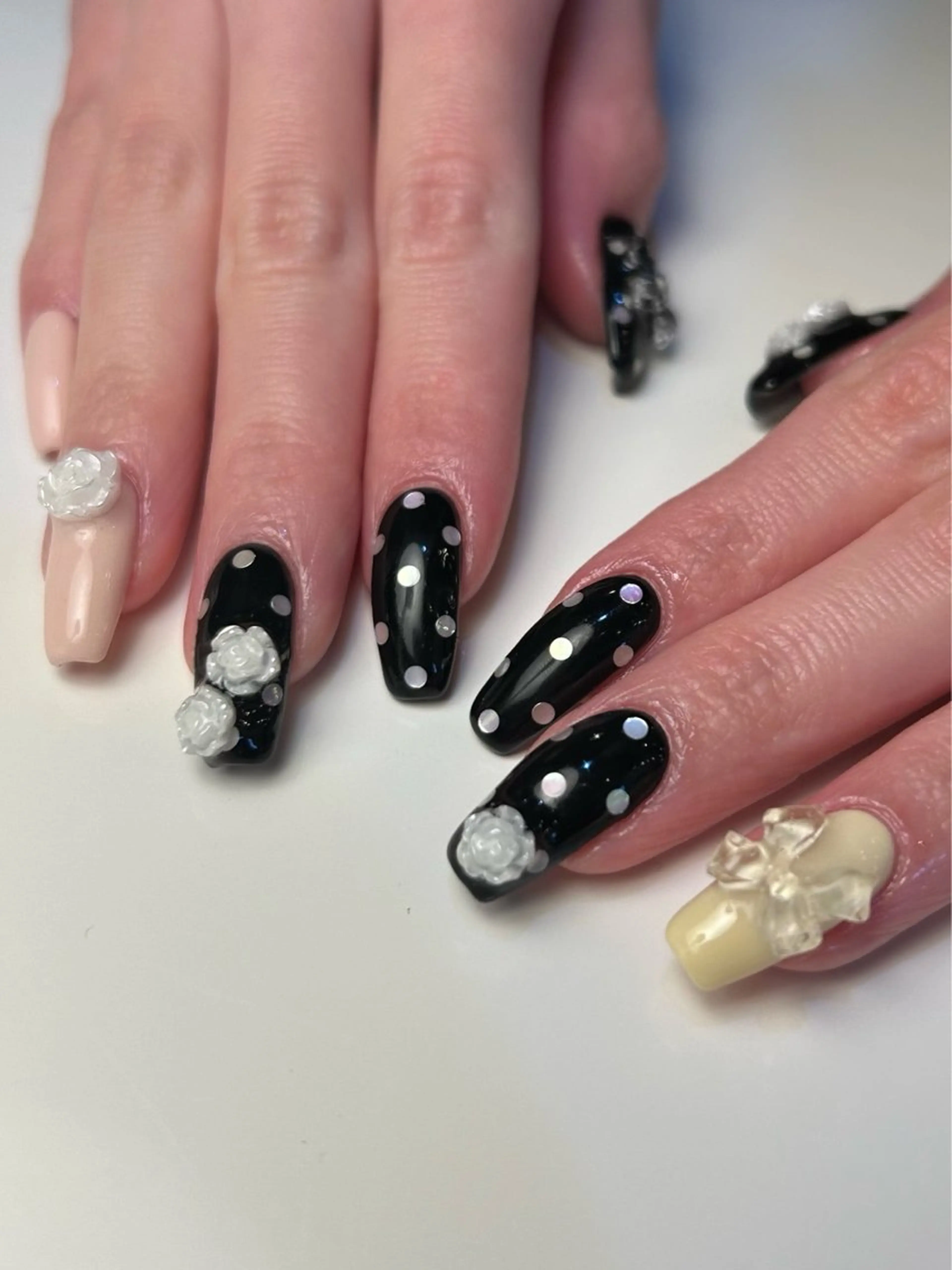 ネイル クリアネイル 持ち込み リボン ハンドネイル Yumi 広尾|恵比寿ネイルのネイルデザイン