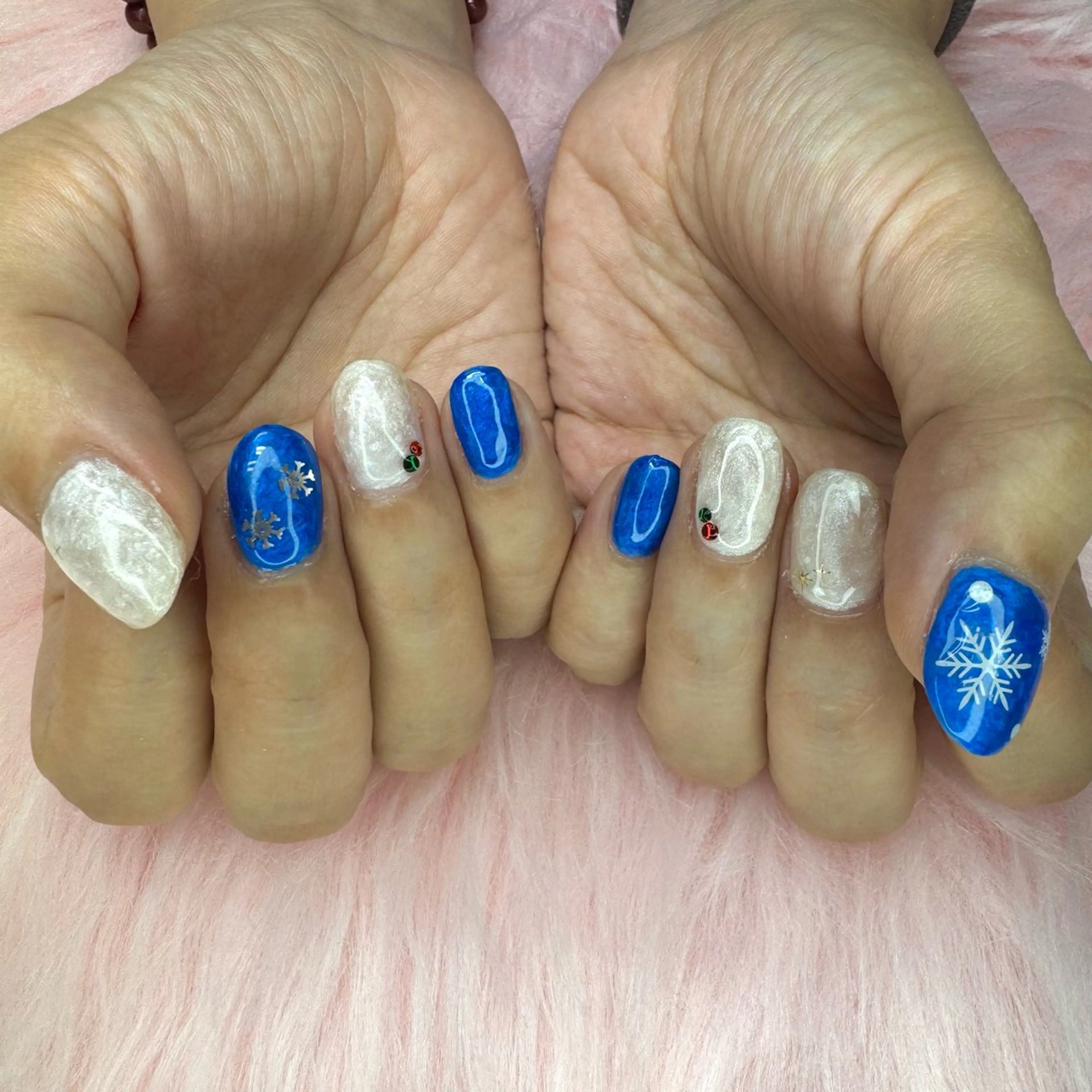 ネイル 冬ネイル クリスマス ハンドネイル nail spaß所属・WAKALU .のネイルデザイン