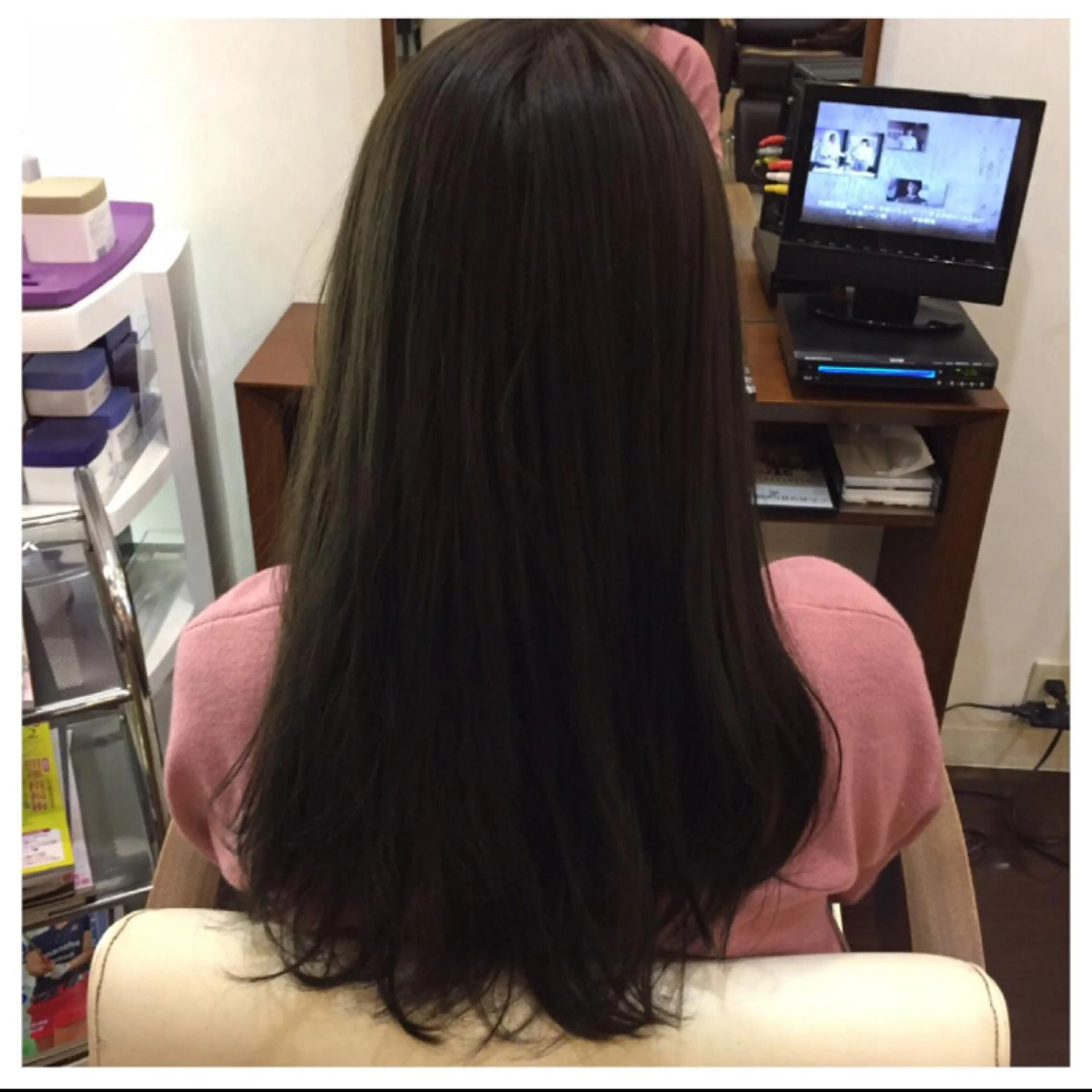 ロング カラー KARIOCA HEAD DESIGN所属・Sakairi Yunaのヘアスタイル