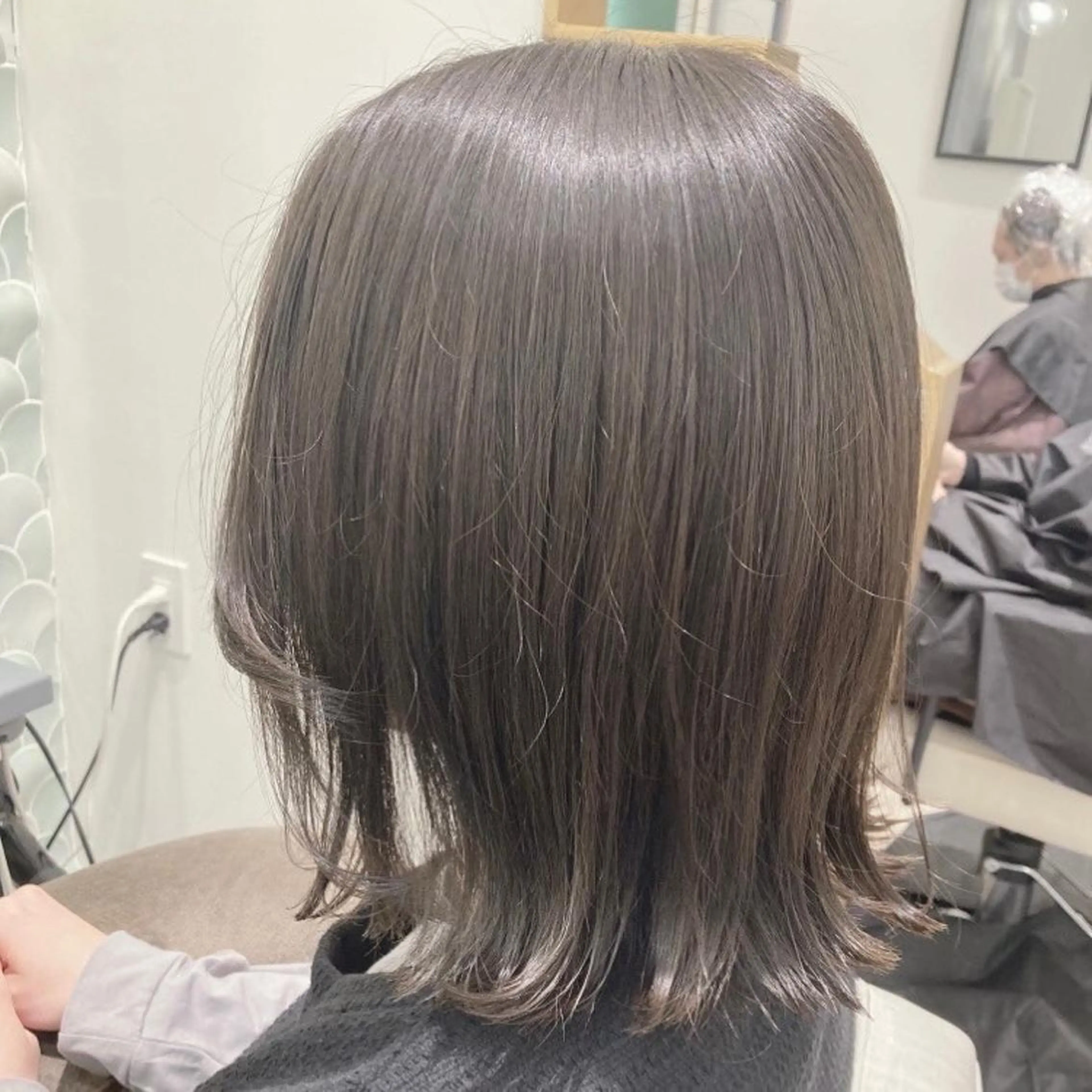 セミロング カラー カット ヘアカラー ヘッドスパ 横浜　前髪顔まわり /長谷川未波のヘアスタイル