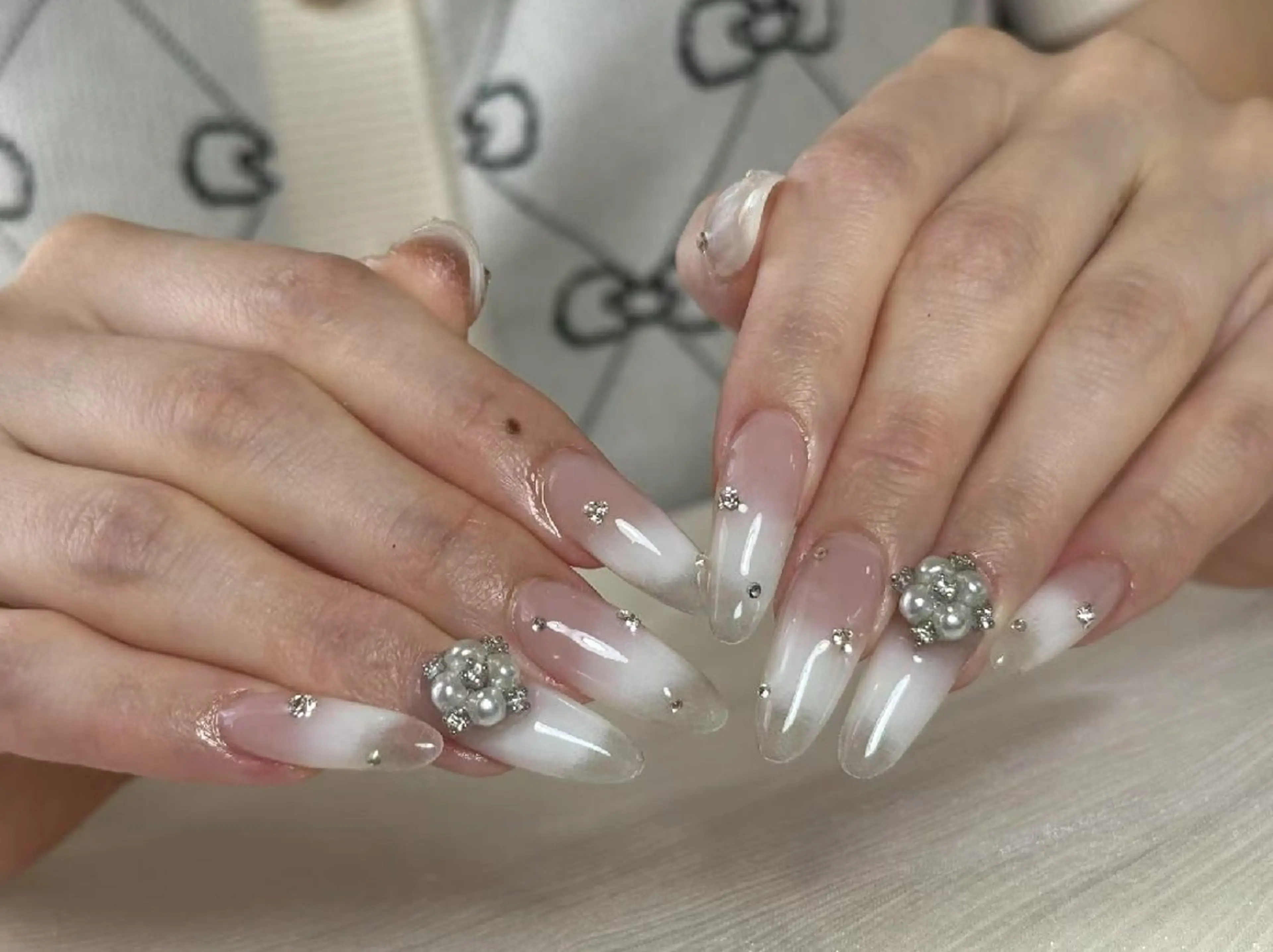 ネイル 長さ出し フレンチネイル グラデーション マグネットネイル マグネットフレンチ ハンドネイル ハンドケア るか 池袋のネイルデザイン