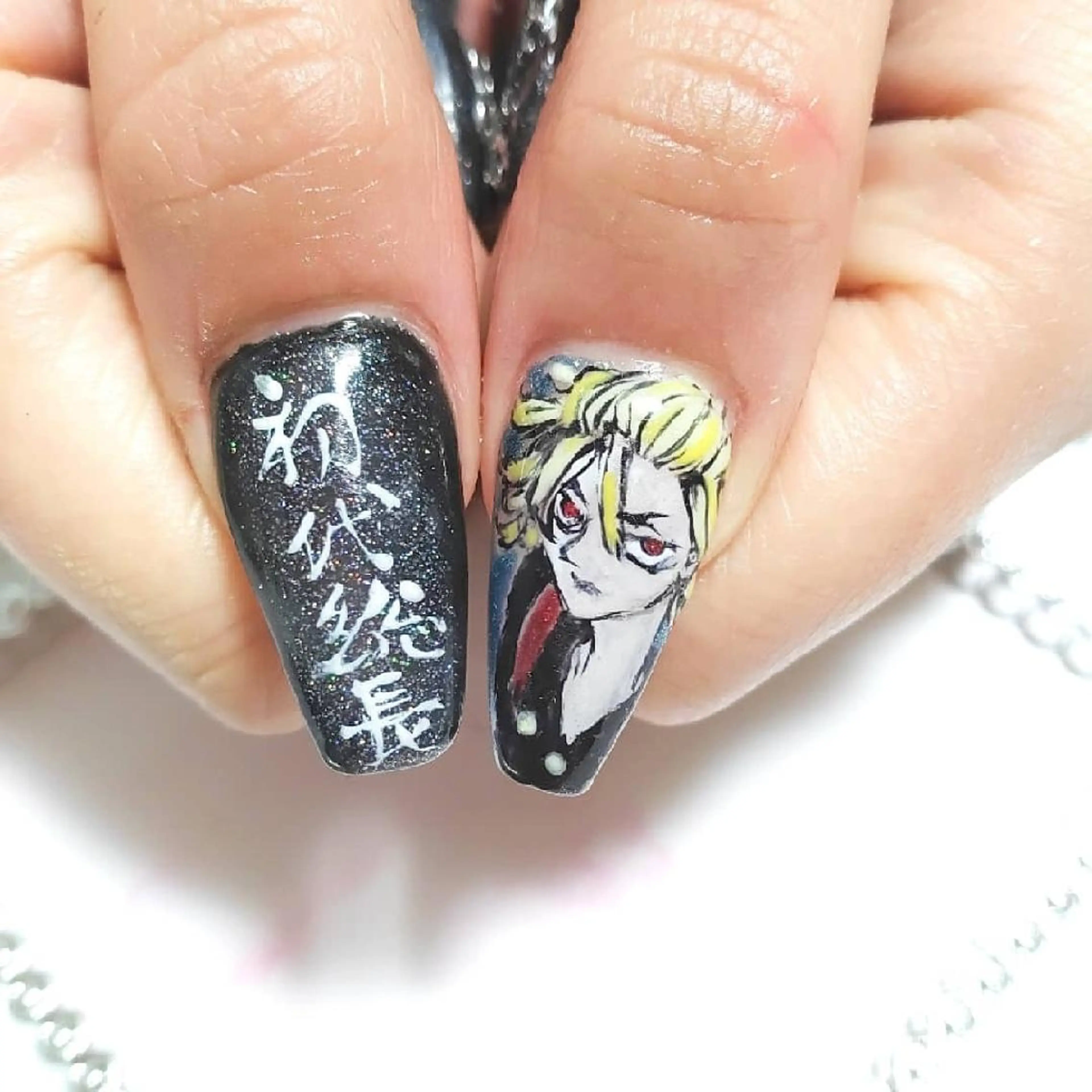 ネイル エステとネイル ローズコンフォートのネイルデザイン