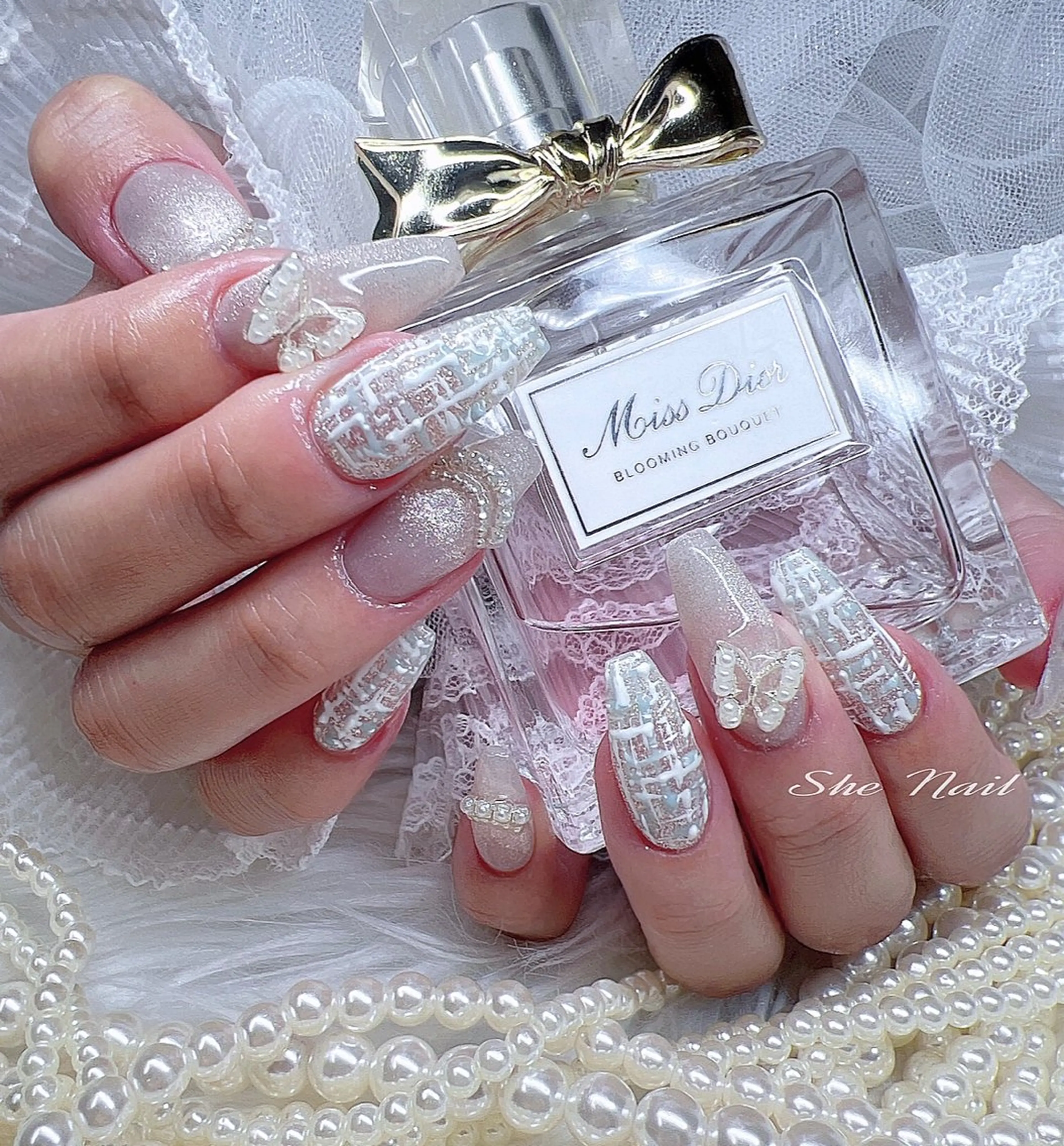 ネイル チークネイル 長さ出し マグネットネイル ミラーネイル 持ち込み ハンドネイル She   Nail所属・ISA_ BELLAのネイルデザイン