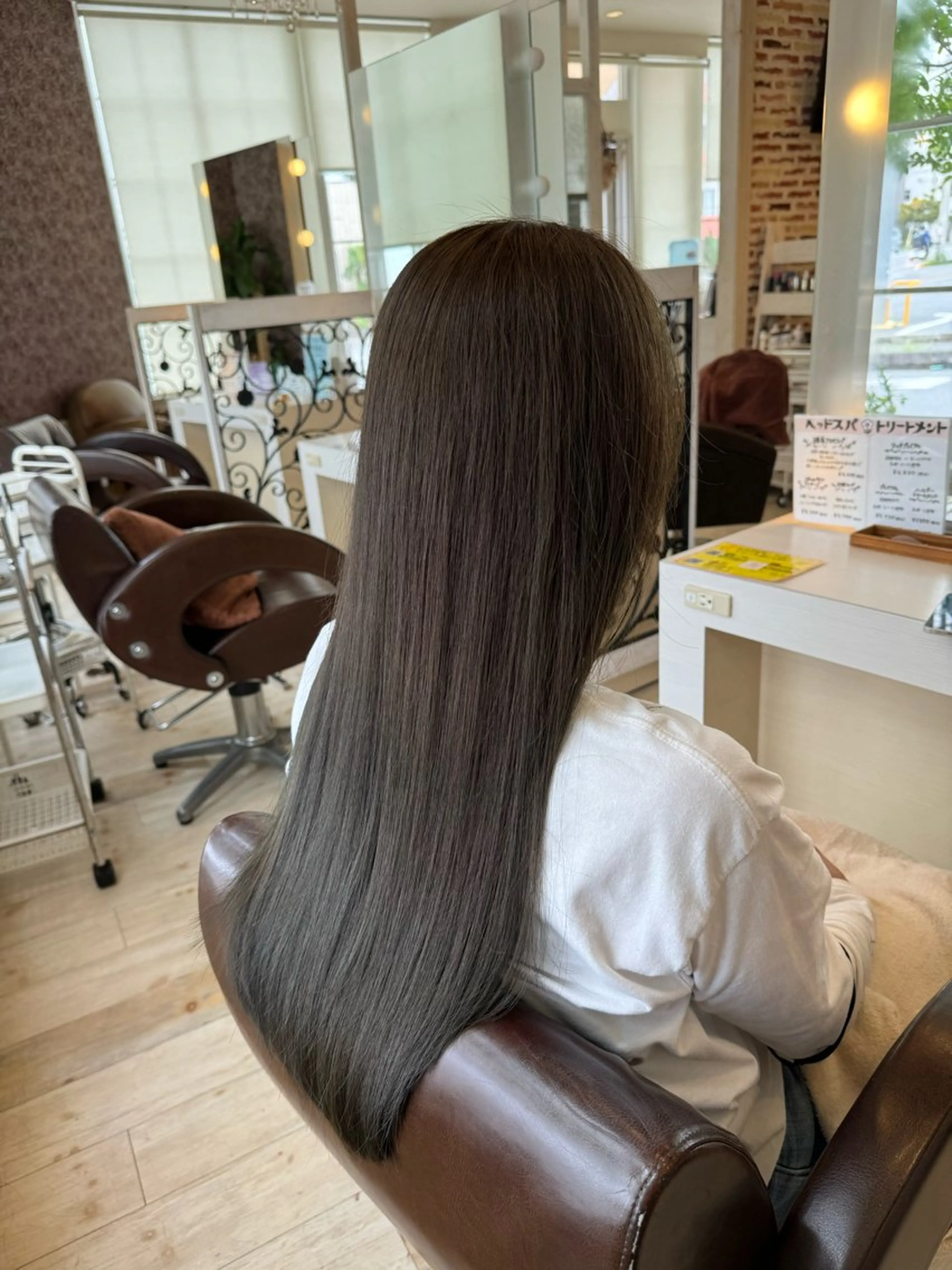 ロング アッシュ Cr'ene by MARIE所属・MEI /Cre'neのヘアスタイル