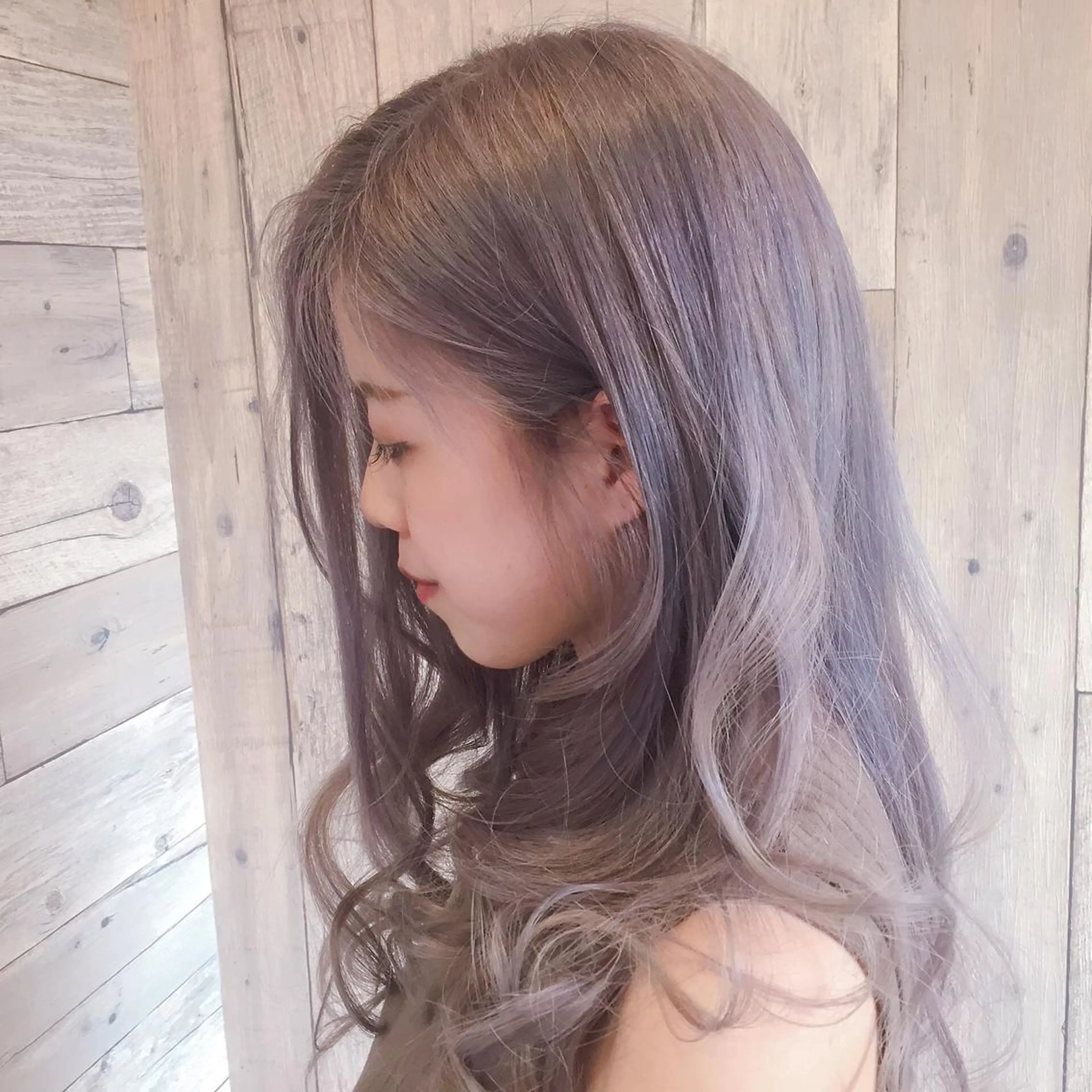 ロング カラー ブリーチ ピンクカラー シルバー デザインカラー髪質 改善Lilithのその他イメージ