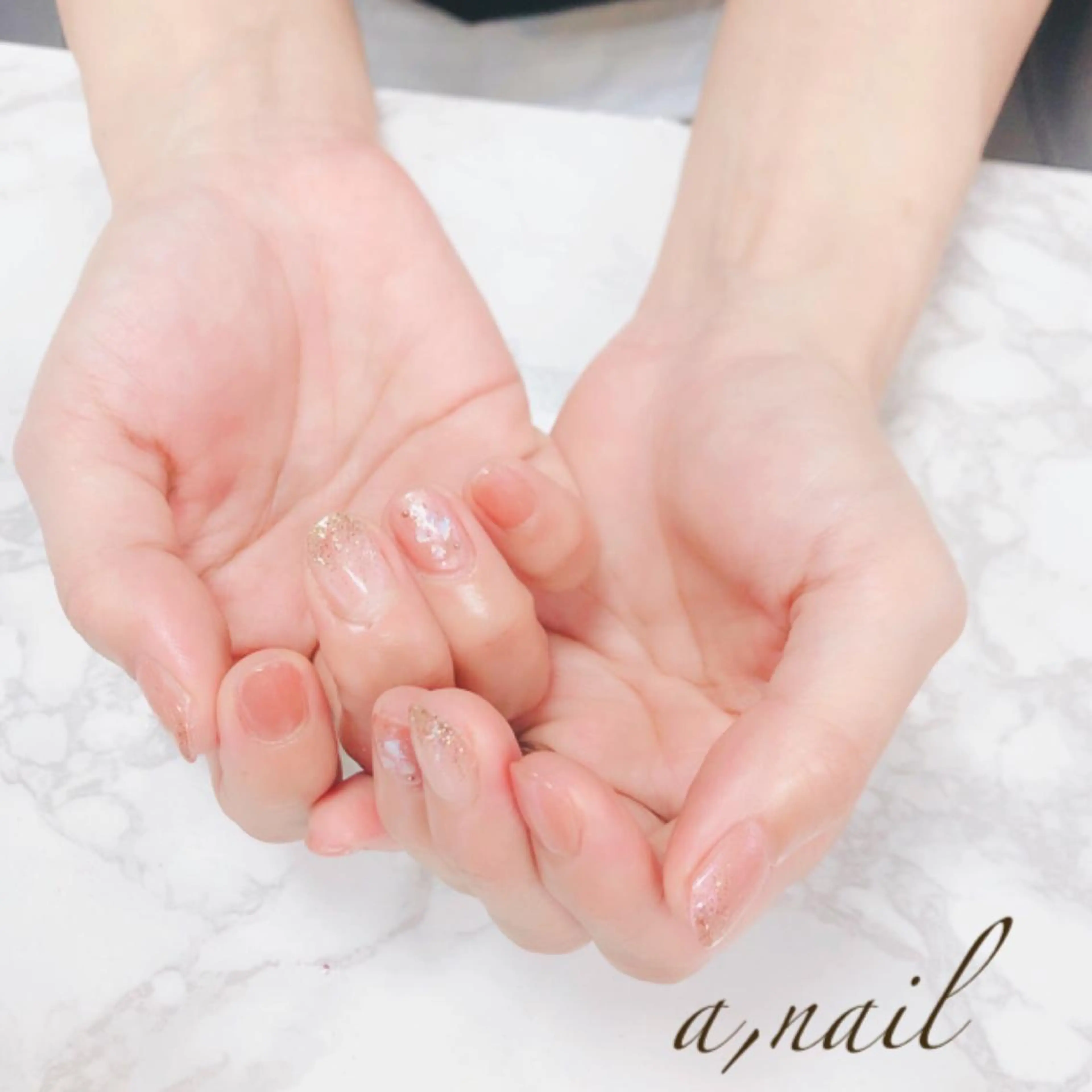 ネイル フットネイル ジェルネイル グラデーション ラメ(グリッター) ラメグラデーション ハンドネイル ネイルサロン エーネイルのネイルデザイン
