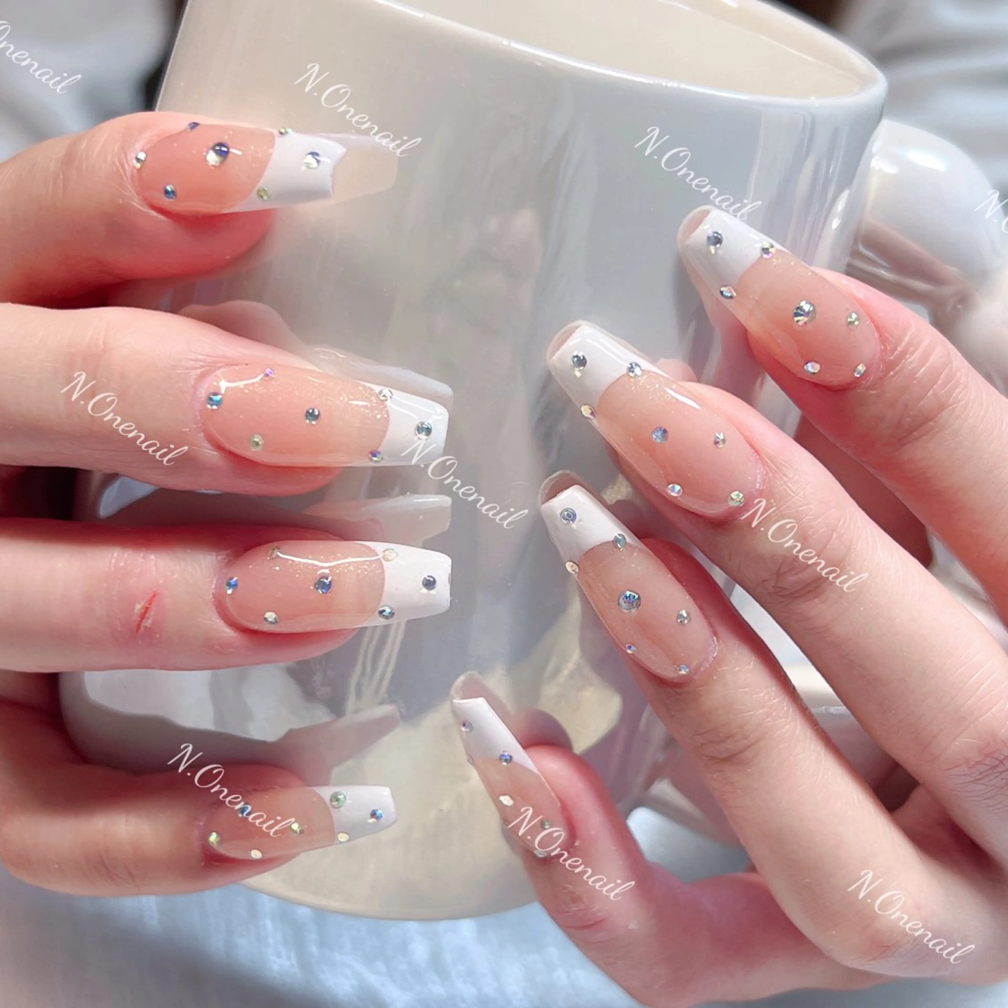 ネイル オーロラネイル フットネイル フレンチネイル ジェルネイル 氷ネイル・うるうるネイル 長いだし/スカルプ/ パラシェルN.oneのネイルデザイン