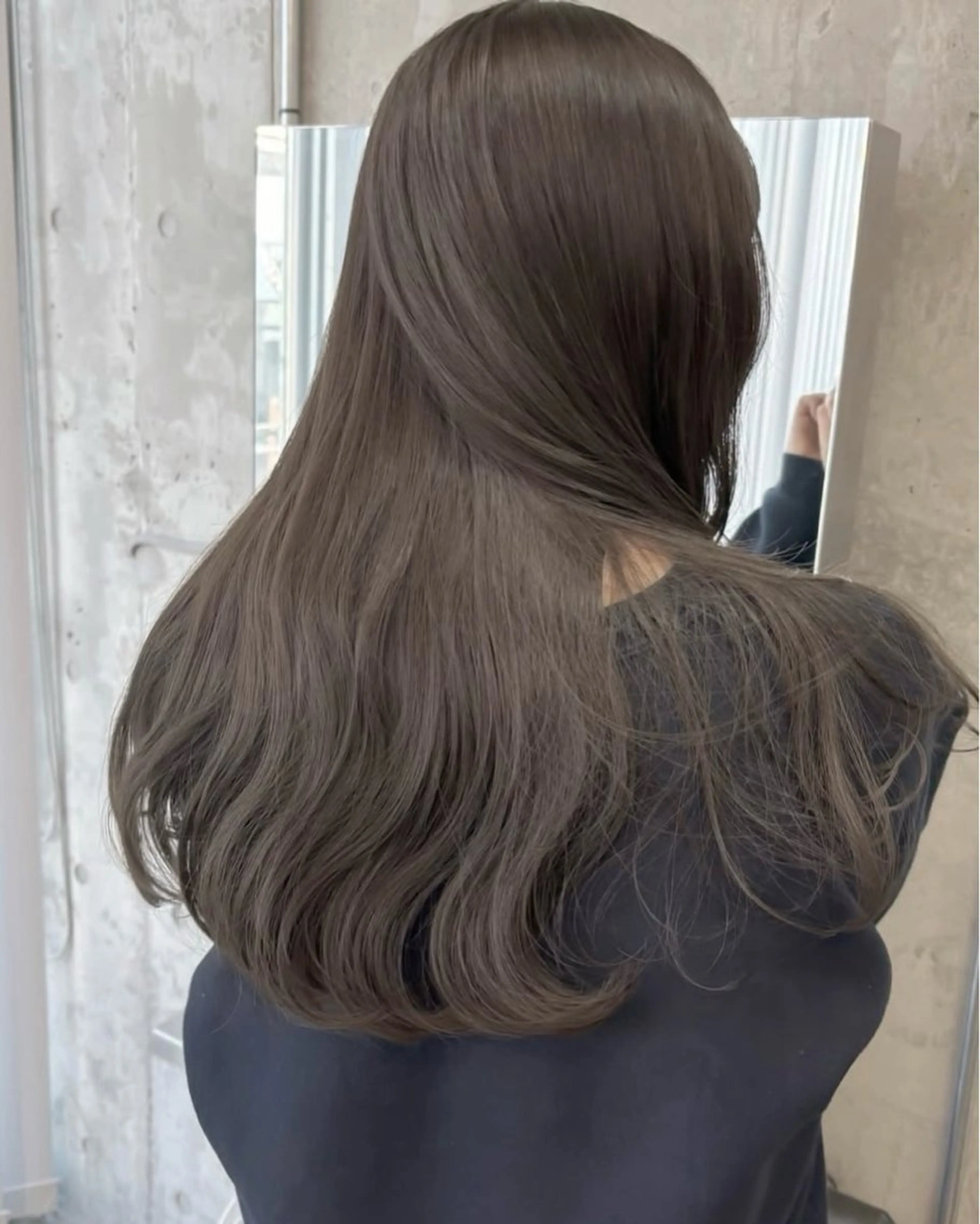 ロング カラー グレージュ カット ヘアカラー トリートメント たいき/グレージュ 透明感/髪質改善のヘアスタイル