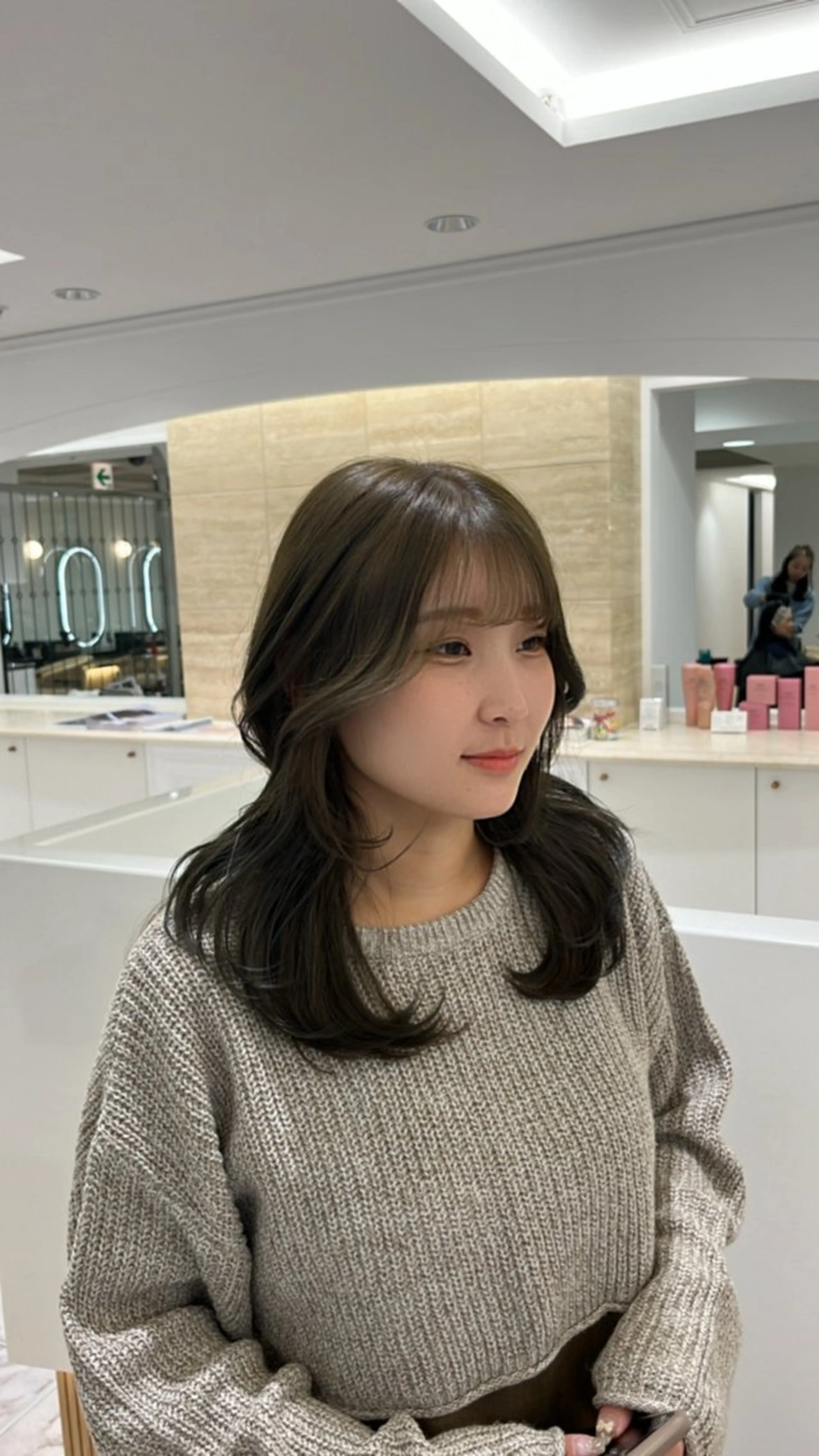 セミロング 韓国風ヘア レイヤーカット カットモデル/ 透明感ヘア/成瀬裕介のヘアスタイル