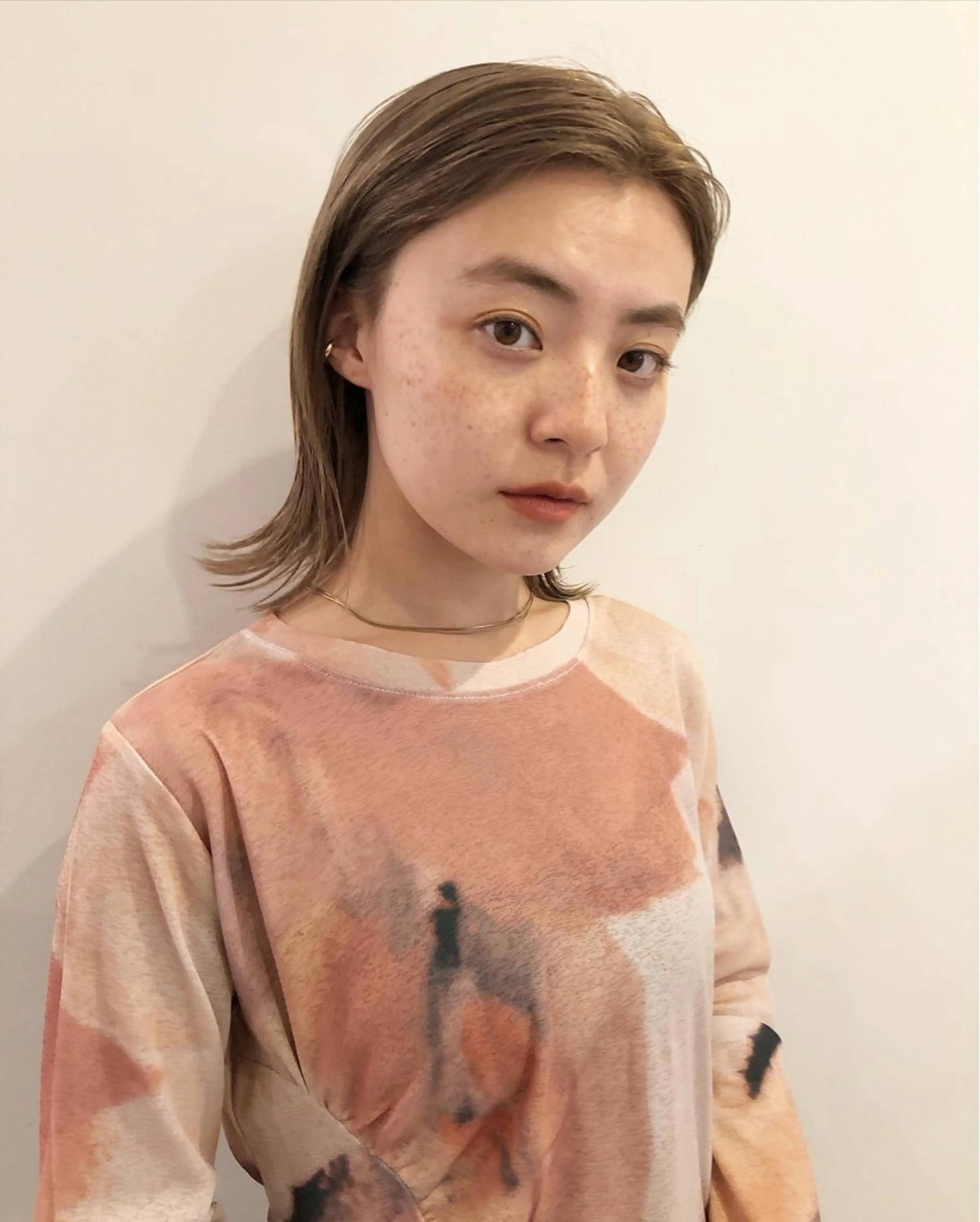 ミディアム カラー ブリーチ カット ヘアカラー トリートメント レイヤー/お顔まわり 暖色カラー🍑Amiのヘアスタイル