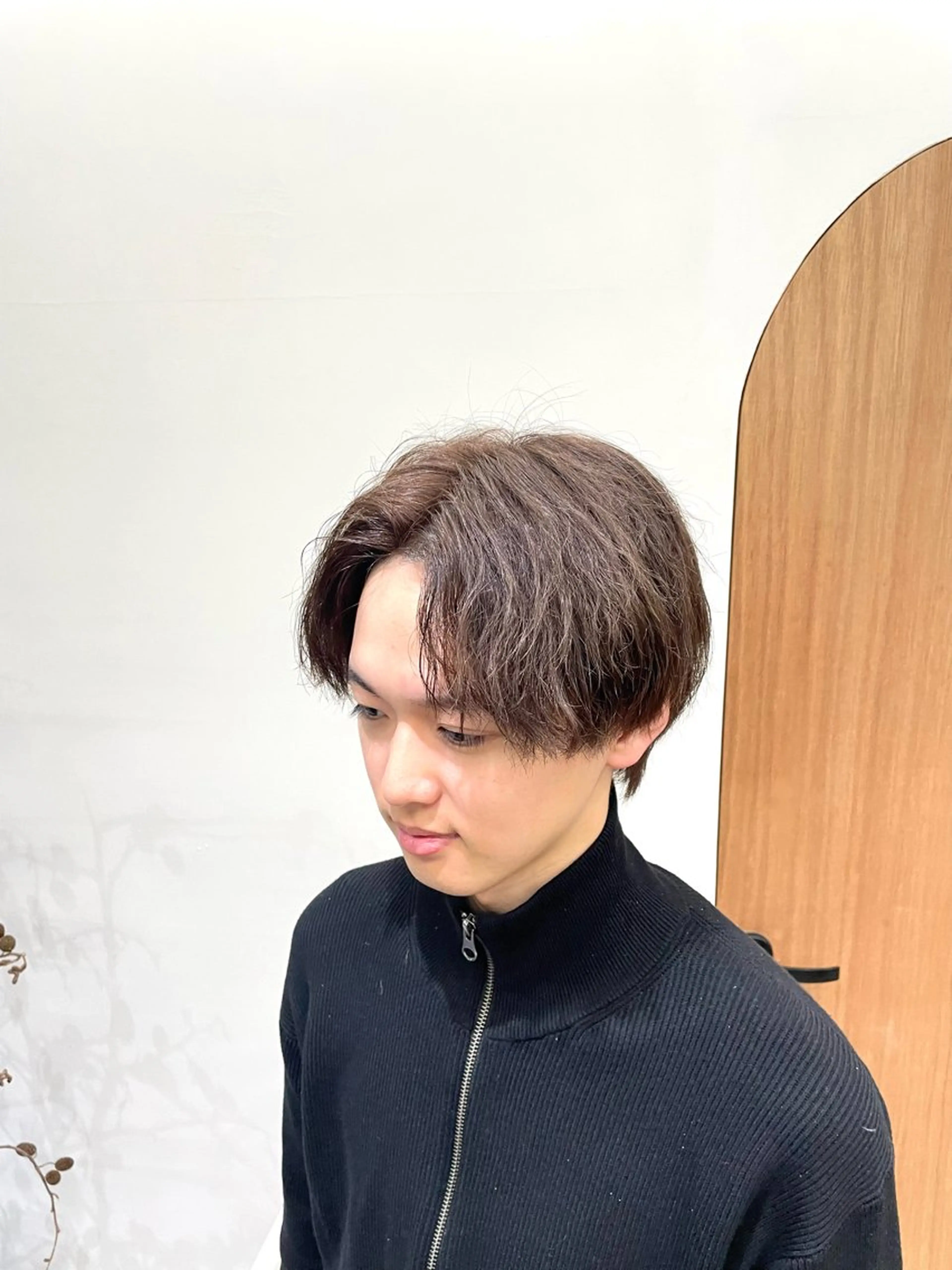 ショート カラー メンズ ベージュカラー ヘアカラー 慎太朗/パーマ/ボブ /センターパートのヘアスタイル