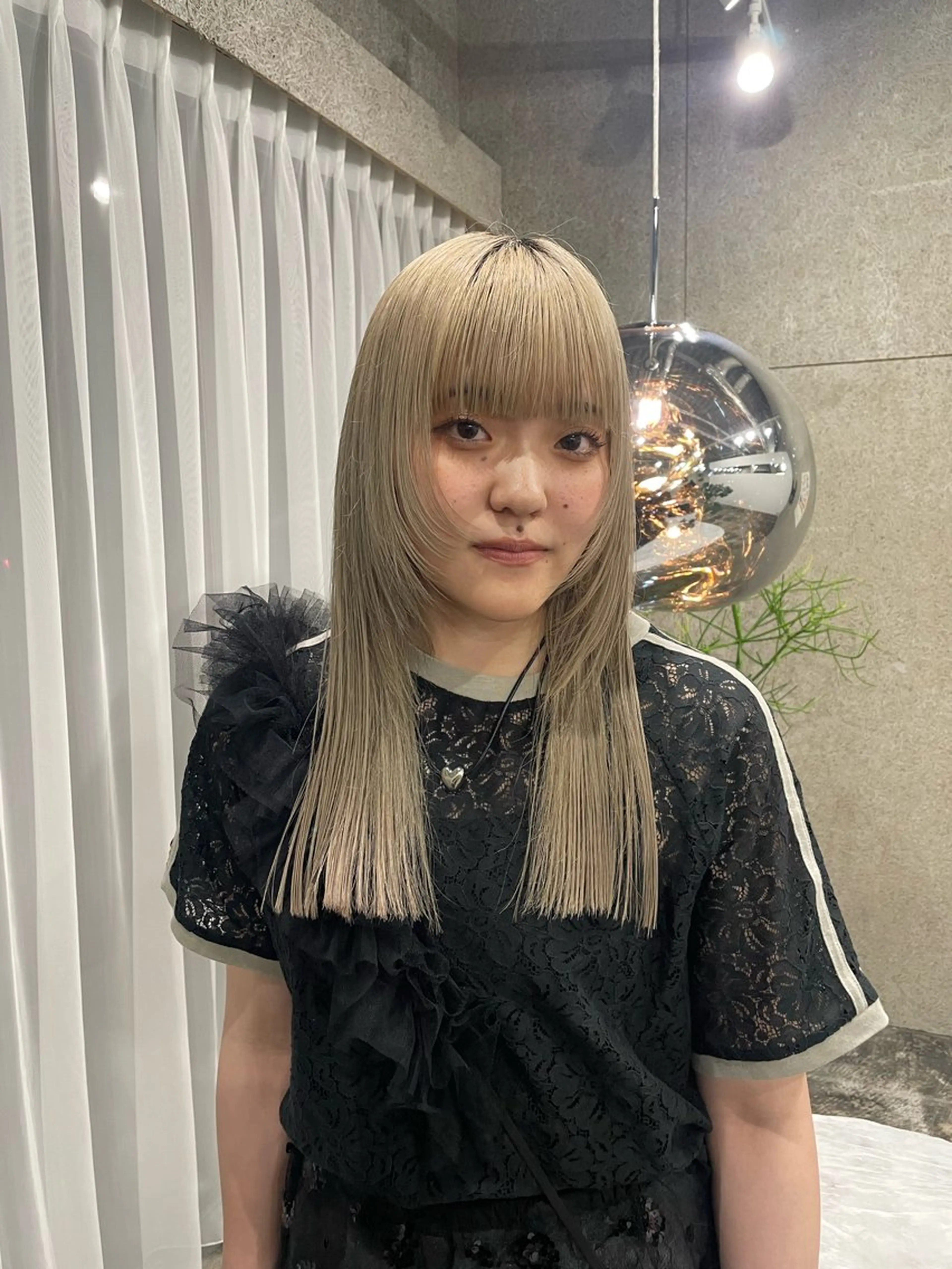 セミロング 顔周りカット akiba ryokaのヘアスタイル