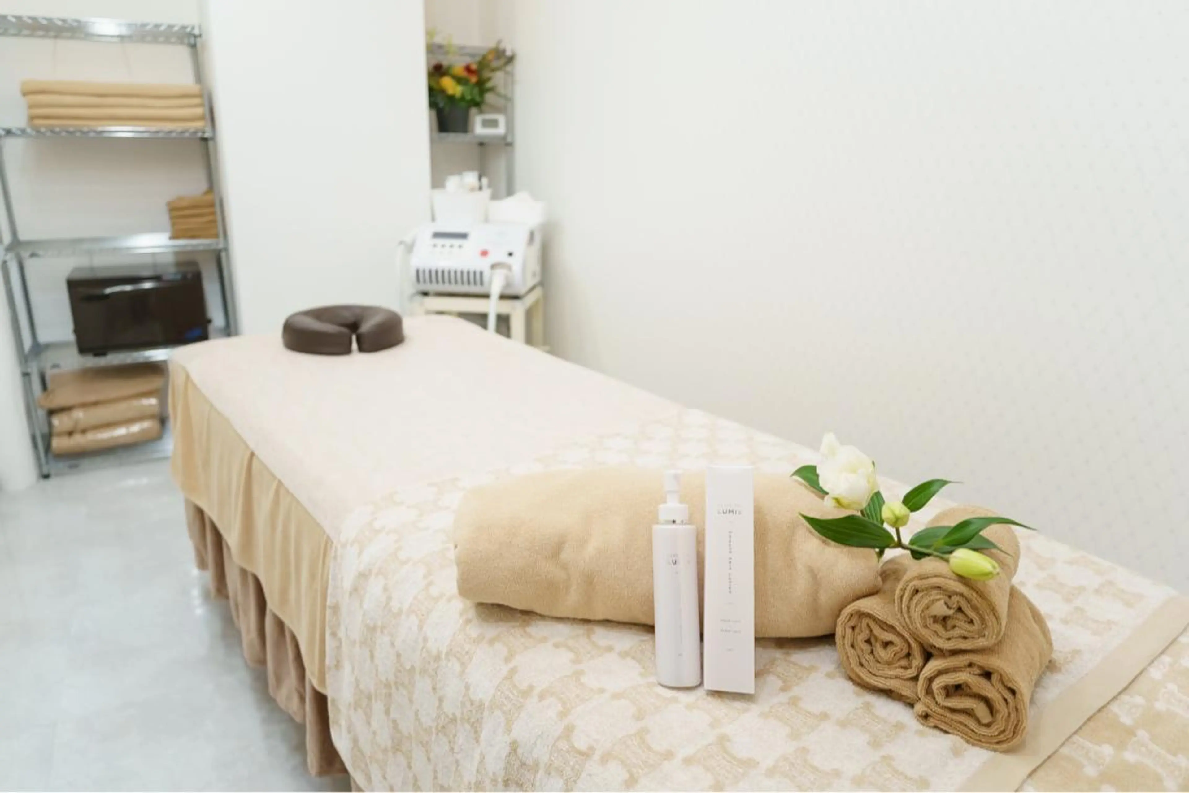 ロング カラー パーマ ヘアアレンジ メンズ キッズ ネイル マツエク・マツパ Knine所属・Knine 心斎橋店のエステ・リラクイメージ