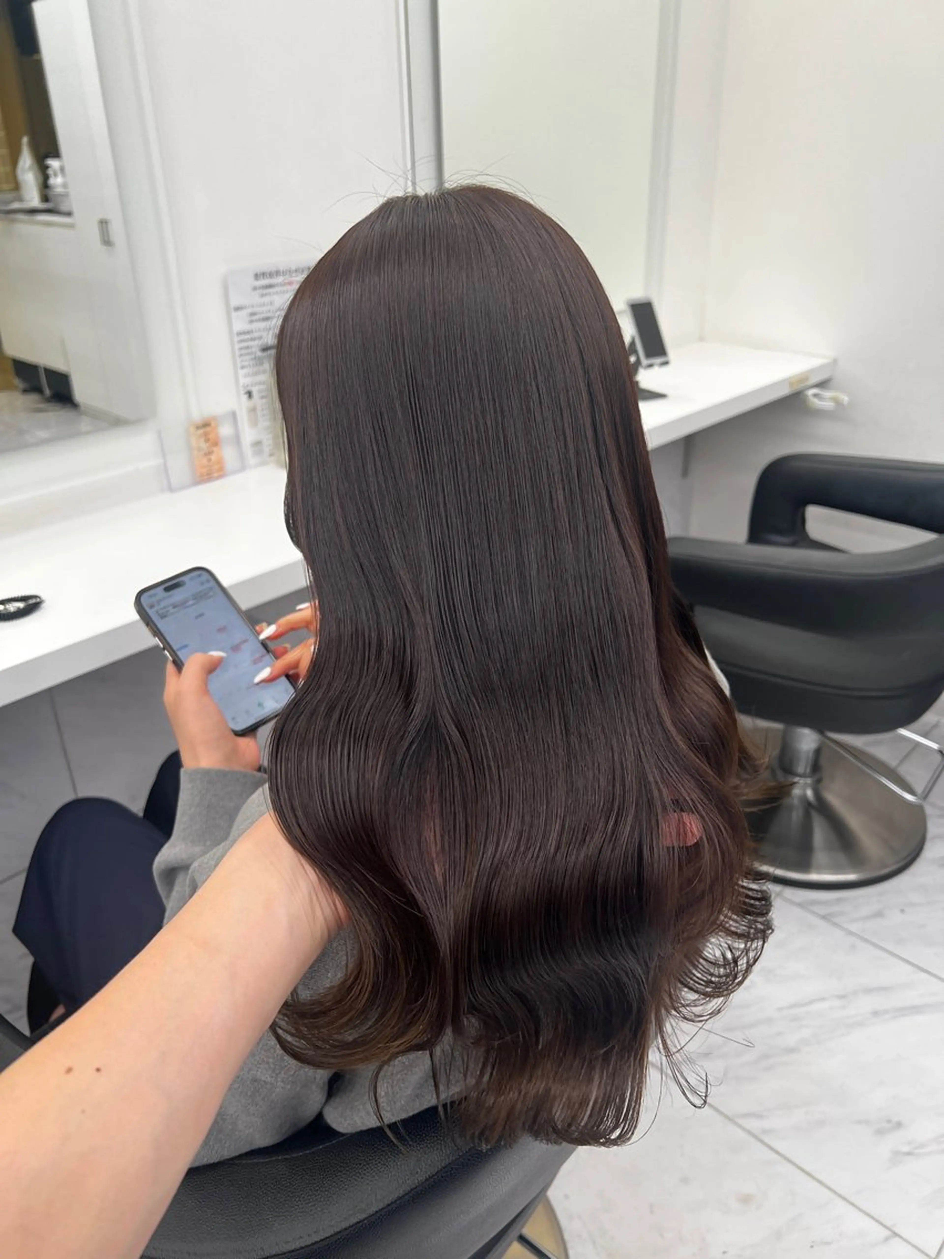 セミロング カラー パーマ ヘアアレンジ メンズ キッズ カット ヘアカラー トリートメント 🦋韓国レイヤー｜ 透明感グレージュ🦋のヘアスタイル