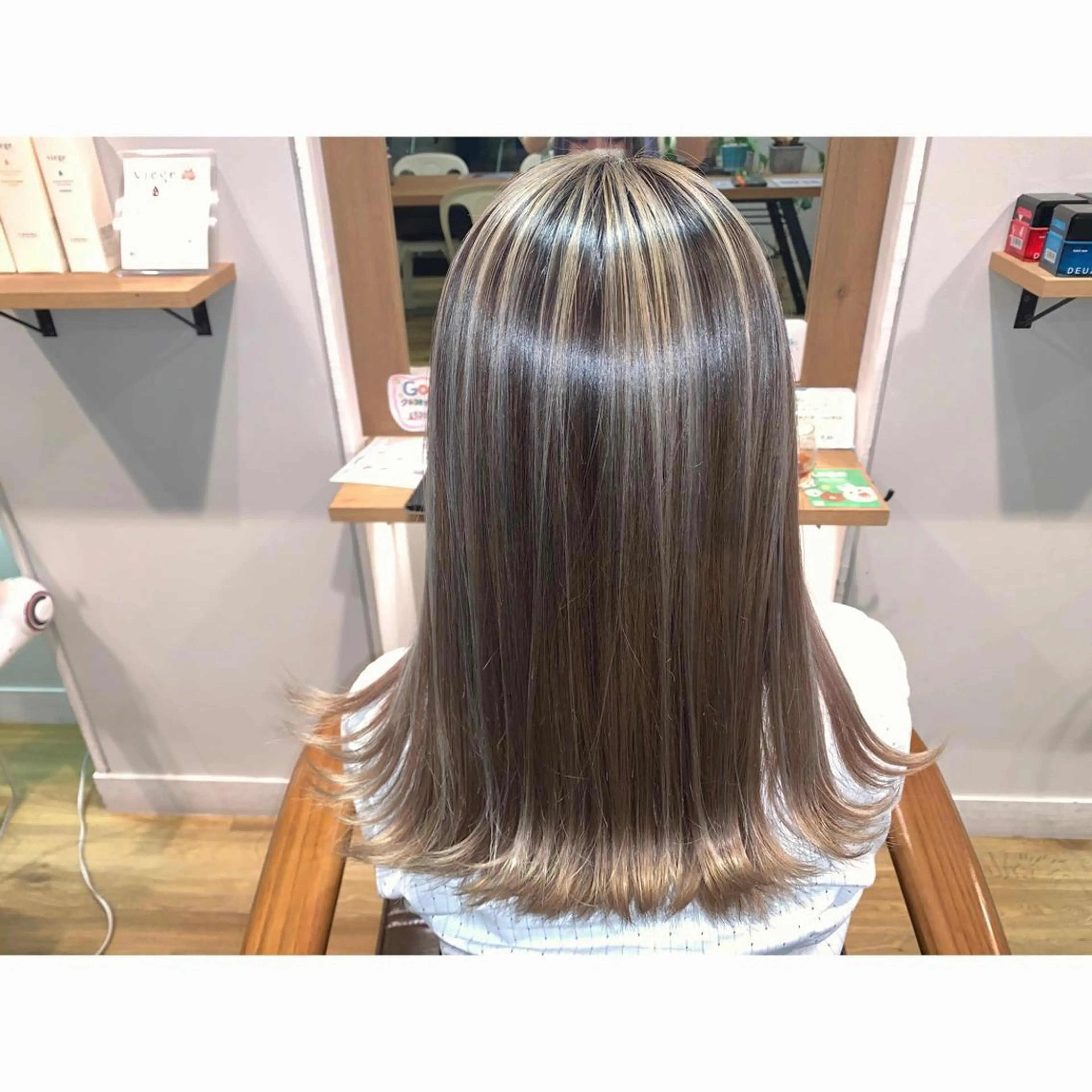 ロング カラー ベージュカラー ピンクカラー ピンクベージュ ヘアカラー トリートメント ツキダテ ユイのヘアスタイル