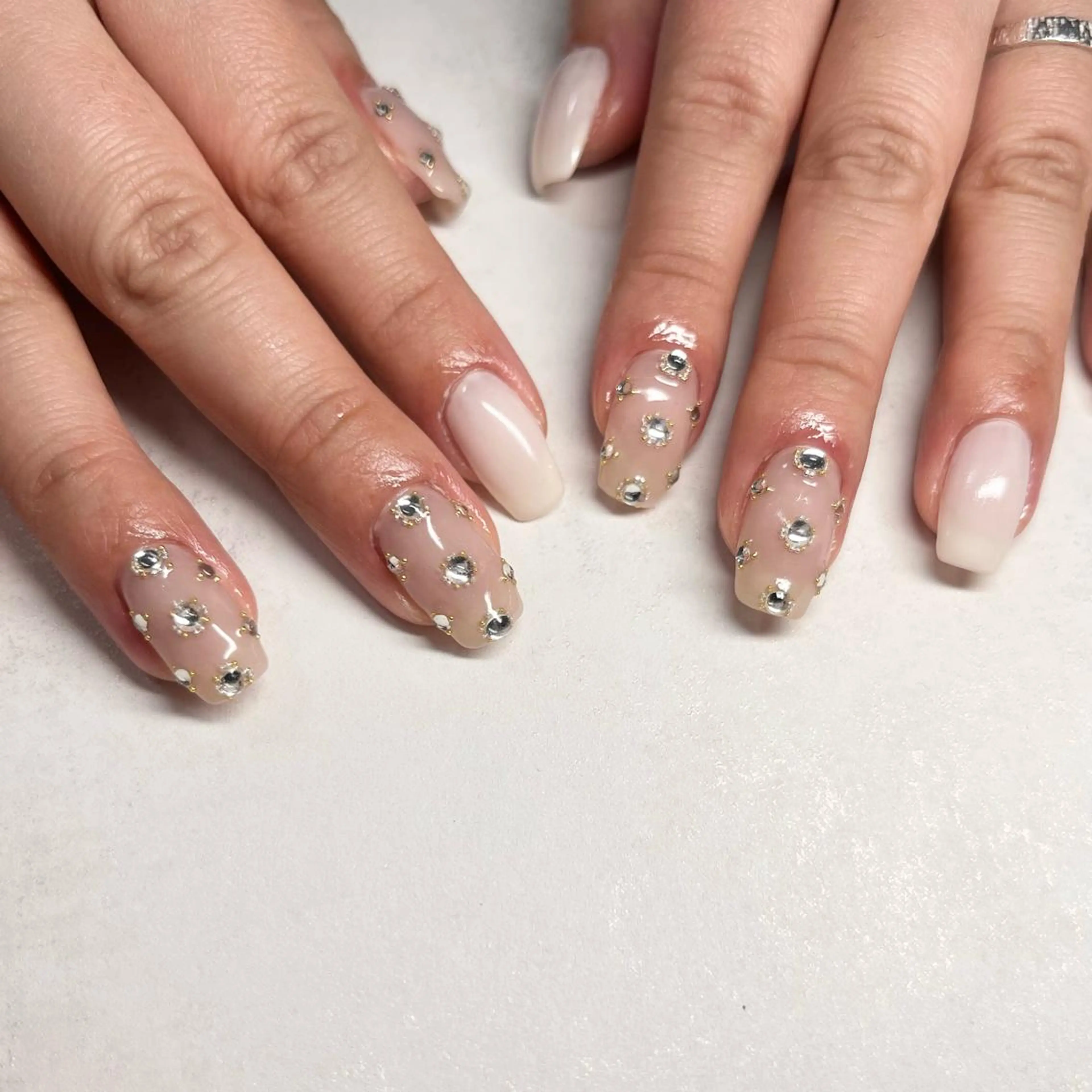 ネイル ジェルネイル 韓国ネイル ワンカラーネイル パラジェル ショートネイル ハンドネイル ハンドケア le'a moe KONAMIのネイルデザイン