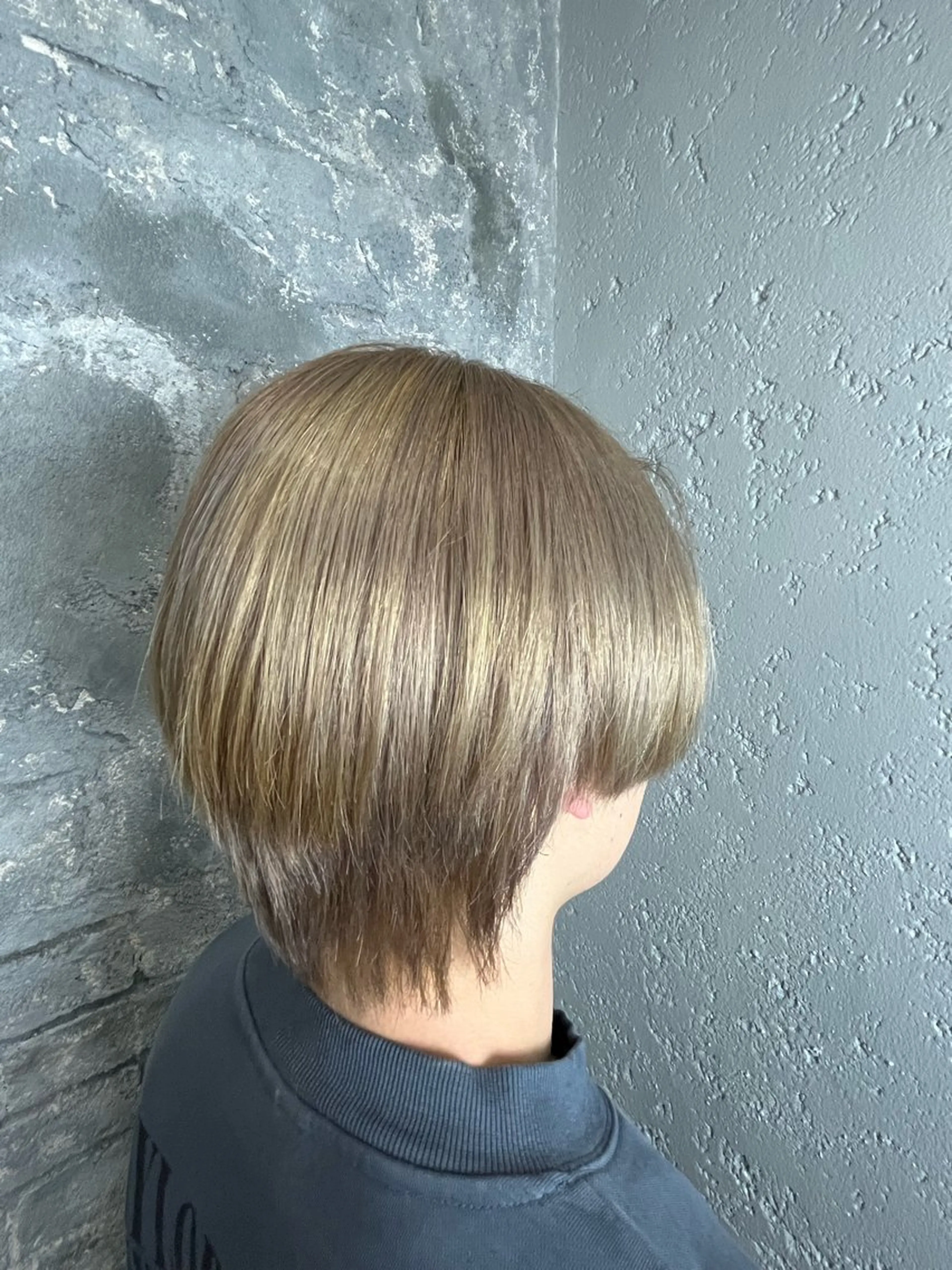 ショート カラー メンズ メンズブリーチ ベージュカラー 黒髪 ブリーチ ケアブリーチ ハイトーンケアカラー コト👱🏻‍♀️のヘアスタイル