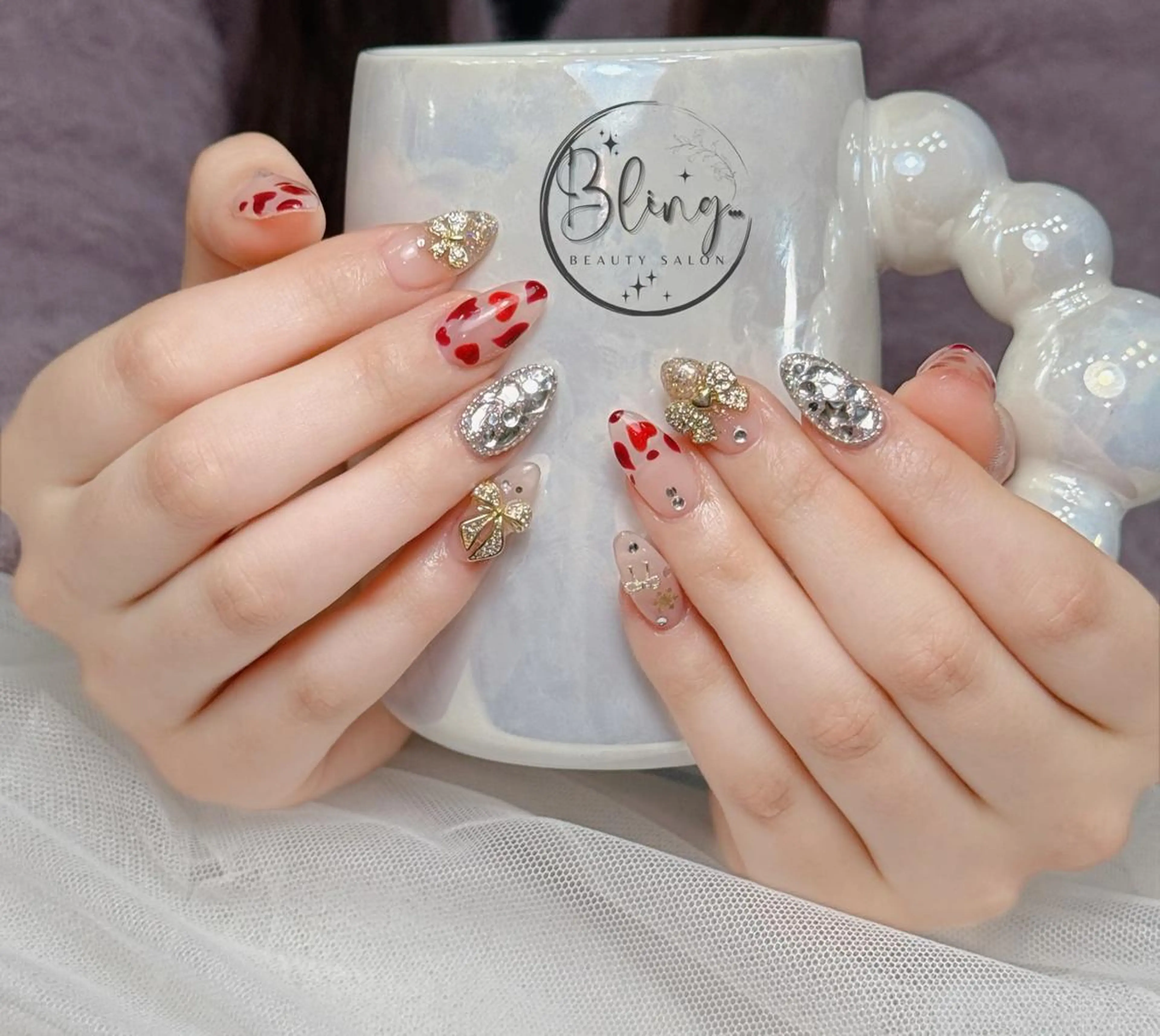 ロング 韓国風ヘア ハンドネイル 波 なみのネイルデザイン