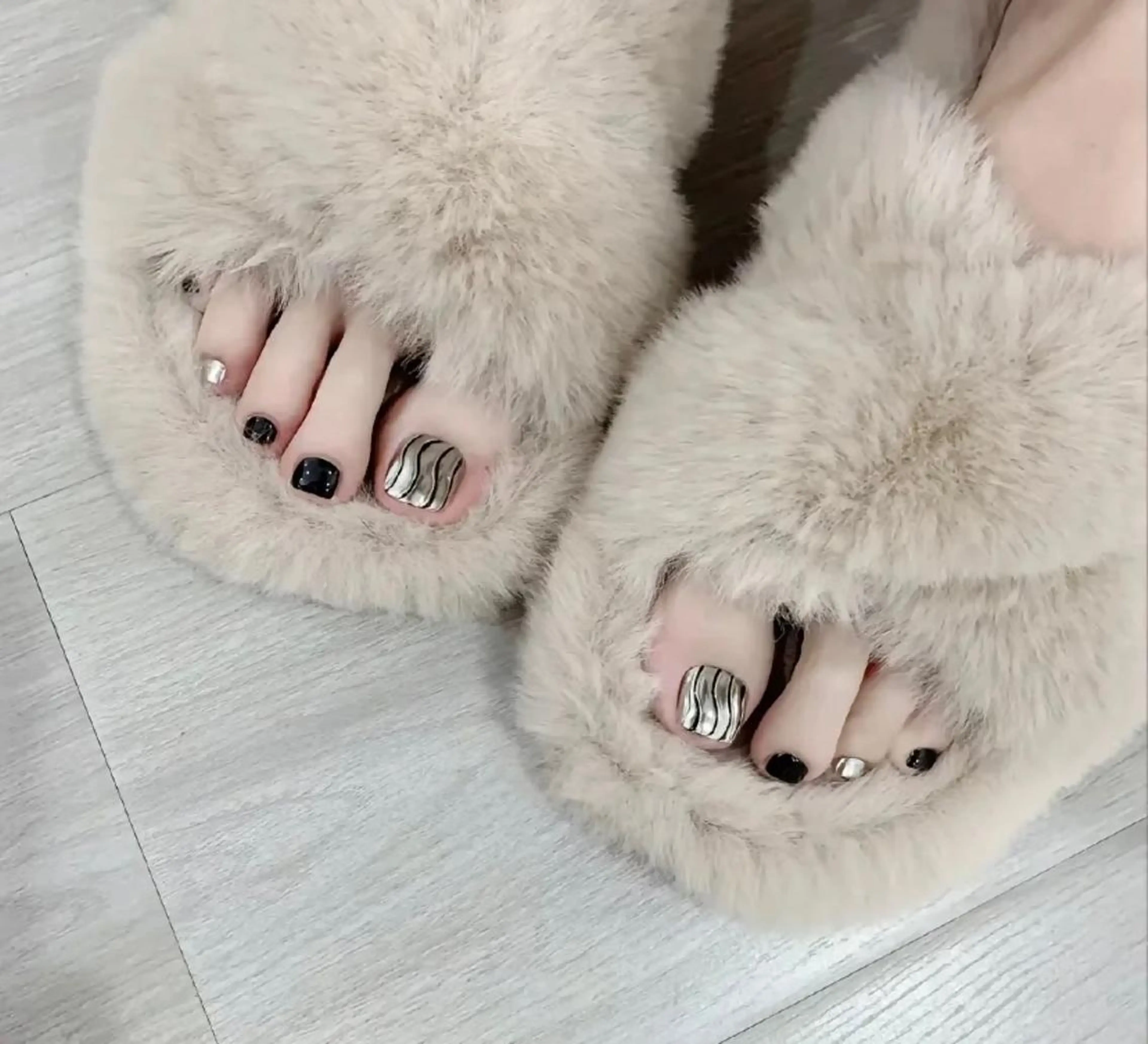 ネイル フットネイル uuネイルサロン所属・uu ネイルサロン関内🌼のネイルデザイン