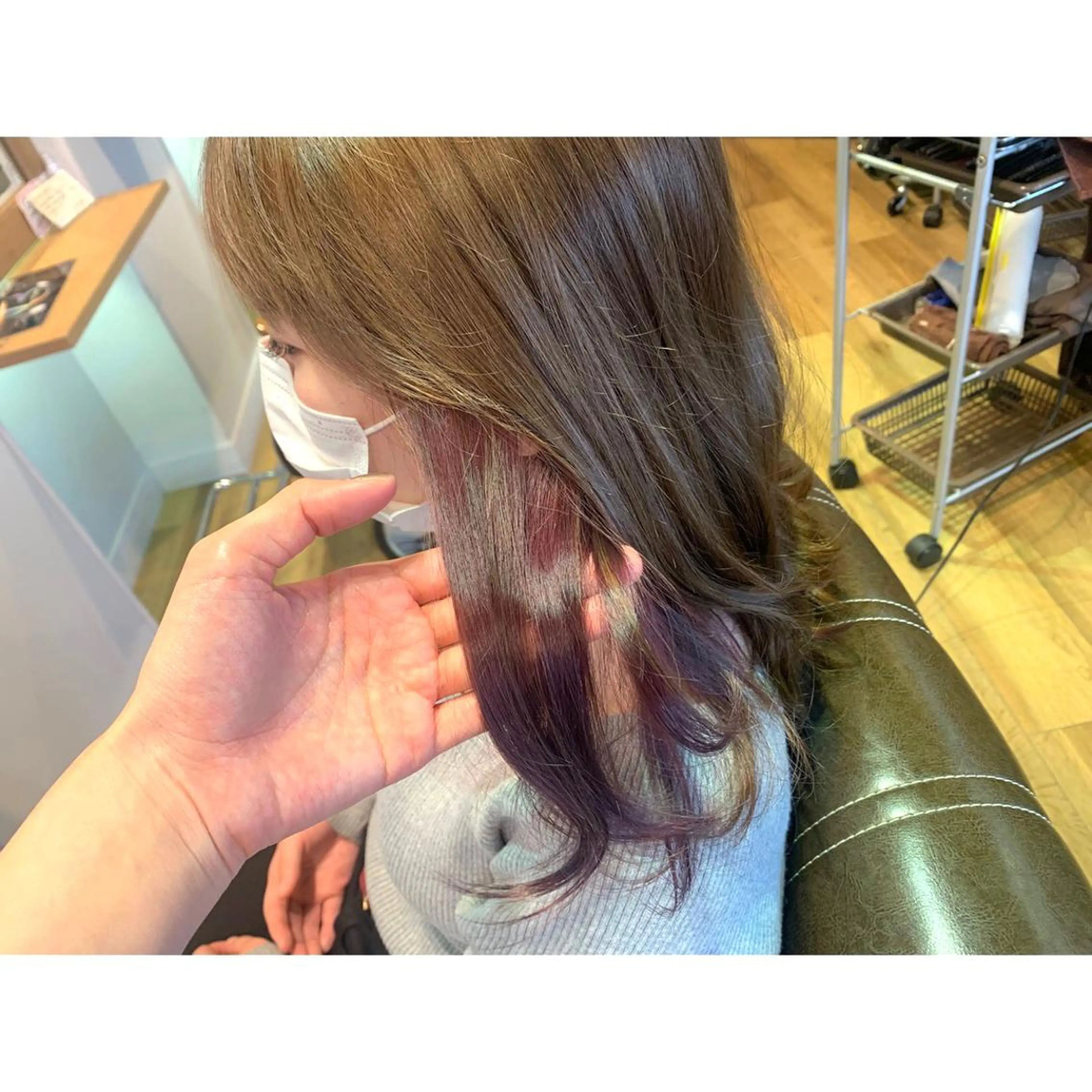 ロング カラー アッシュ ベージュカラー バイオレットカラー ヘアカラー トリートメント ツキダテ ユイのヘアスタイル